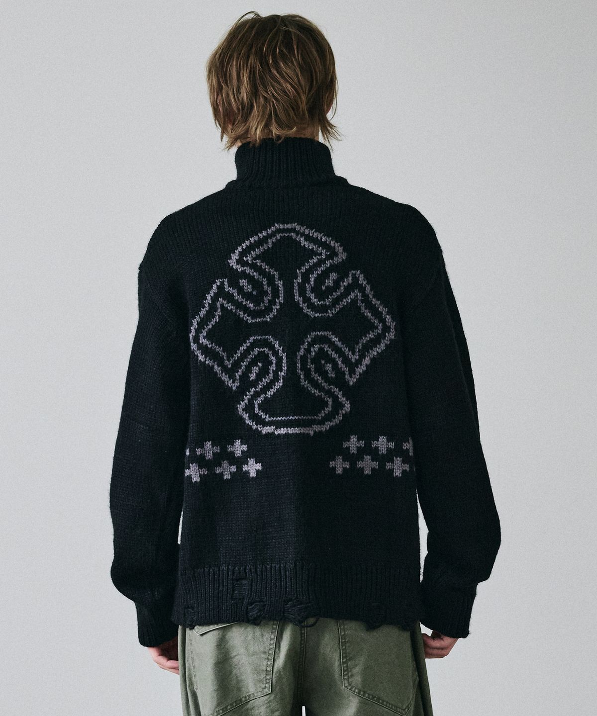 메종미네드(MAISON MINED) CELTIC CROSS KNIT ZIP-UP BLACK