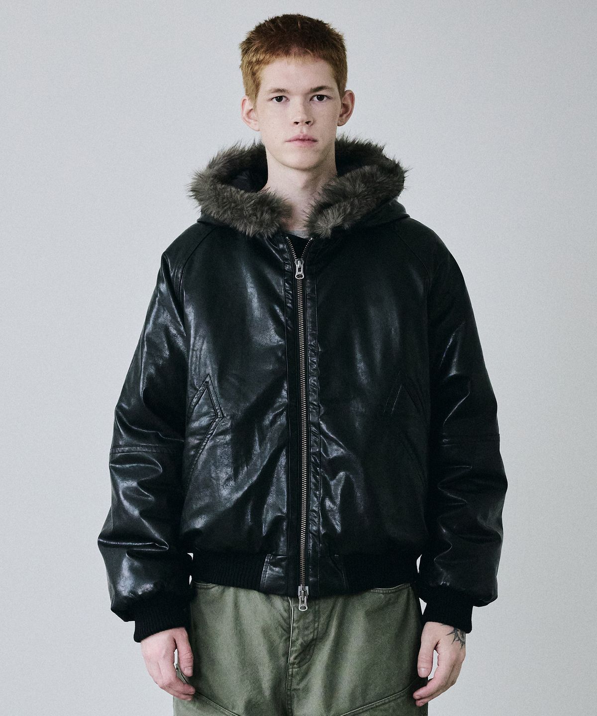 메종미네드(MAISON MINED) FUR-TRIMMED HOODED HEAVY JUMPER BLACK