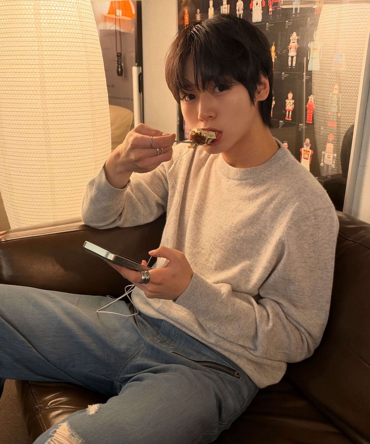 더니트컴퍼니(THEKNITCOMPANY) [스토커즈 콜라보] 파인 캐시미어 100 크루넥 2color