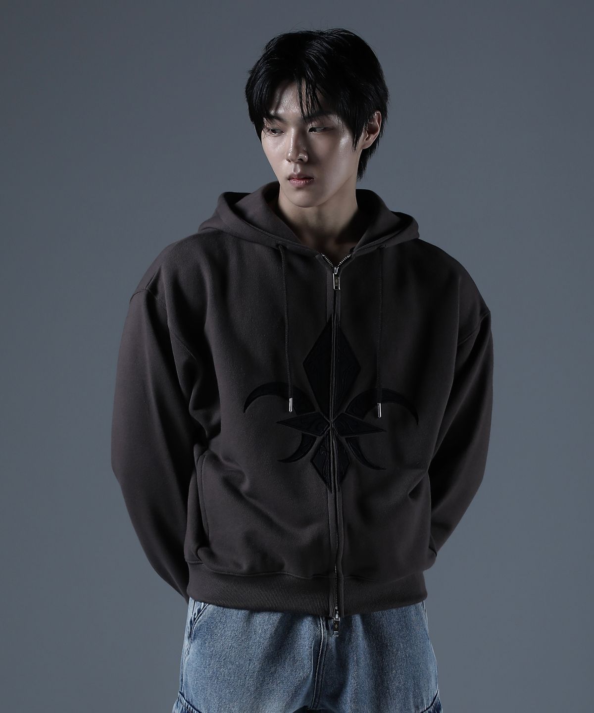 카미드(CARMID) 인디고 아플리케 후드집업 [브라운]