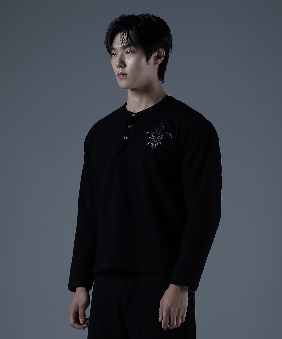 카미드(CARMID) 고어레더 헨리넥 롱슬리브 [블랙]