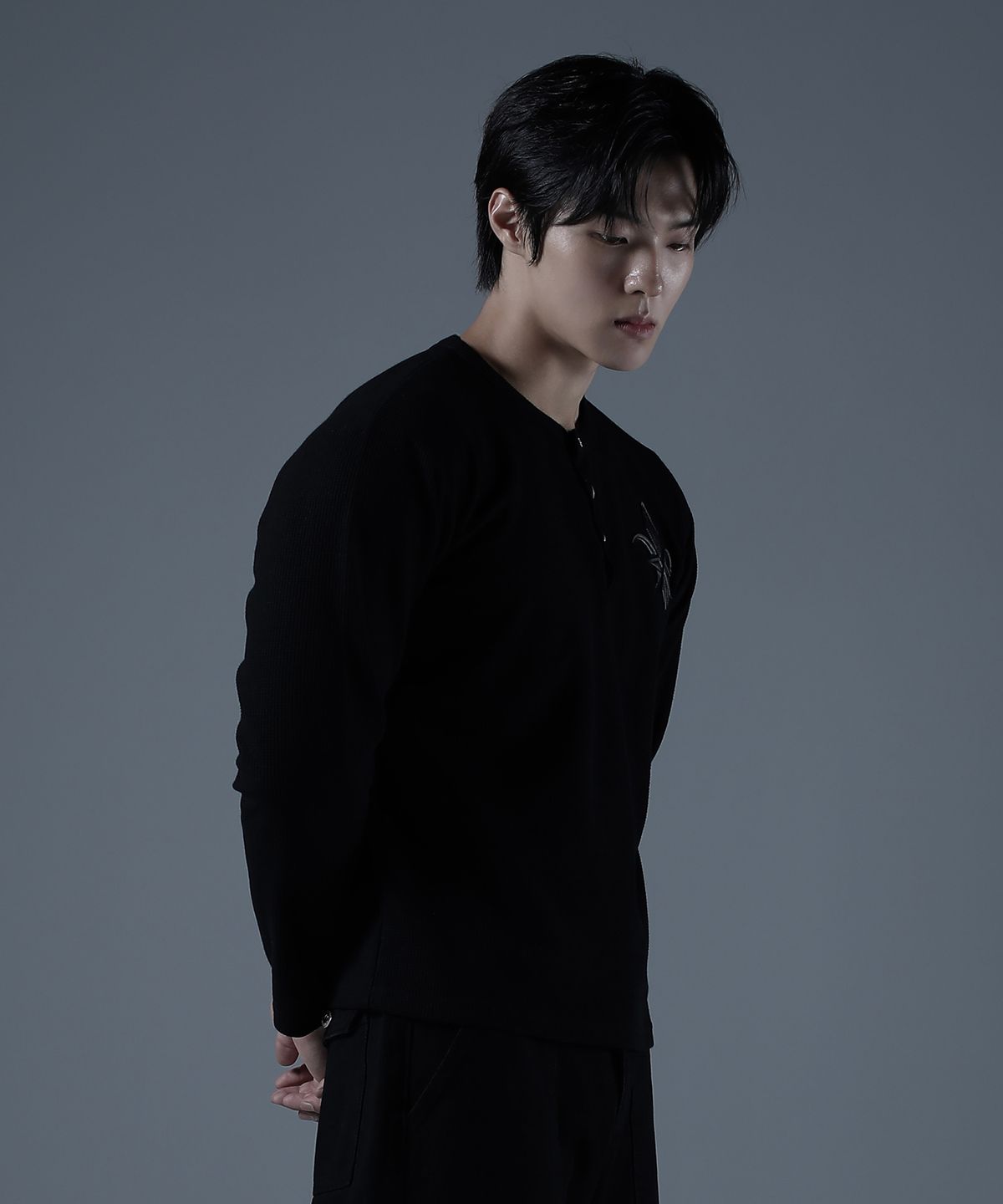 카미드(CARMID) 고어레더 헨리넥 롱슬리브 [블랙]