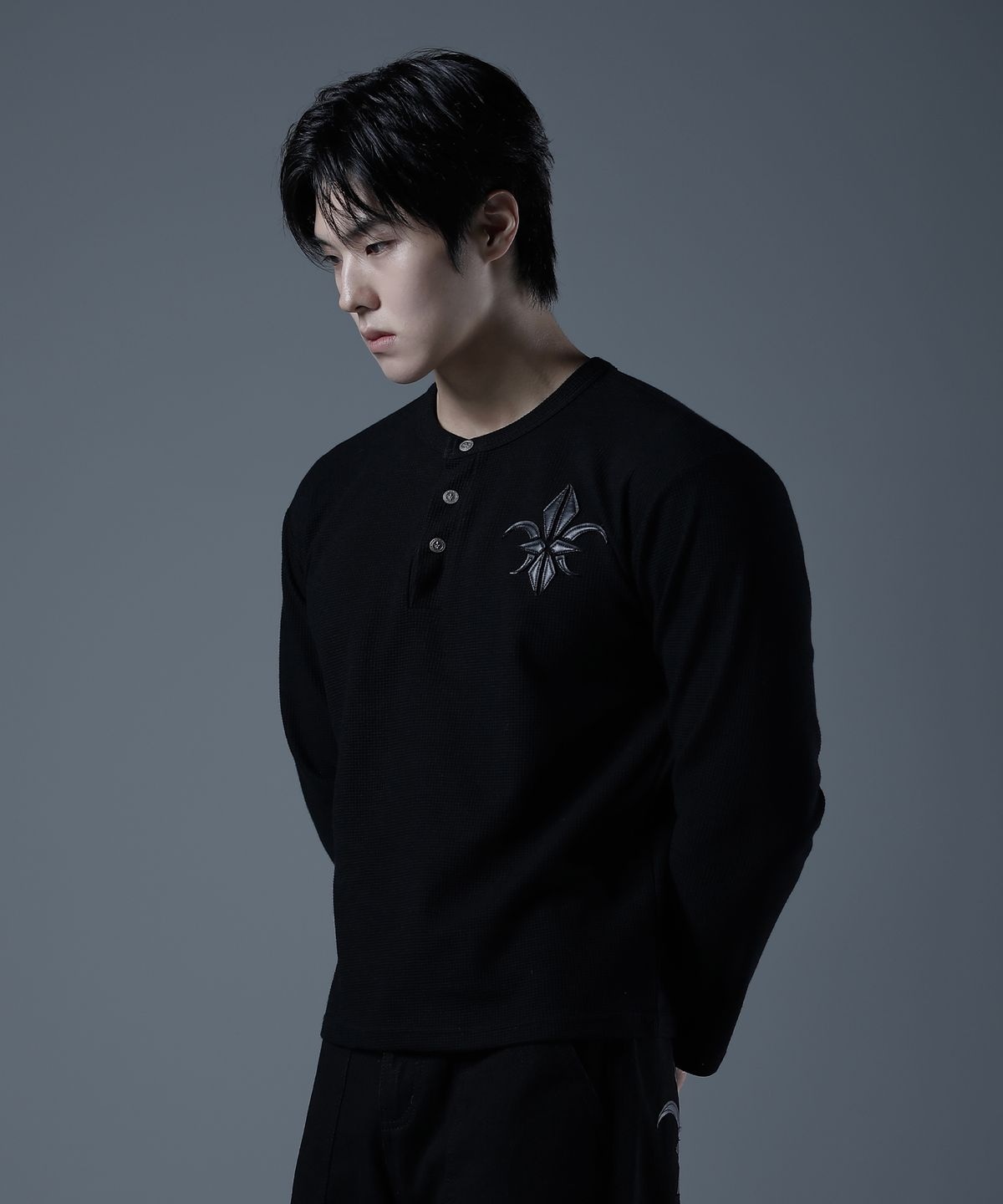 카미드(CARMID) 고어레더 헨리넥 롱슬리브 [블랙]