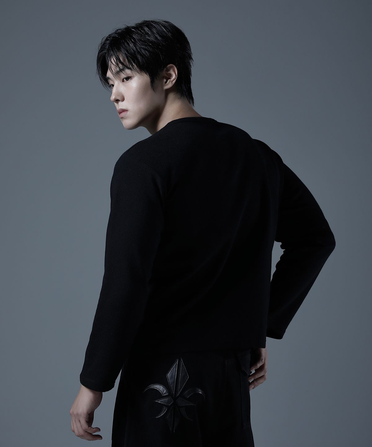 카미드(CARMID) 고어레더 헨리넥 롱슬리브 [블랙]