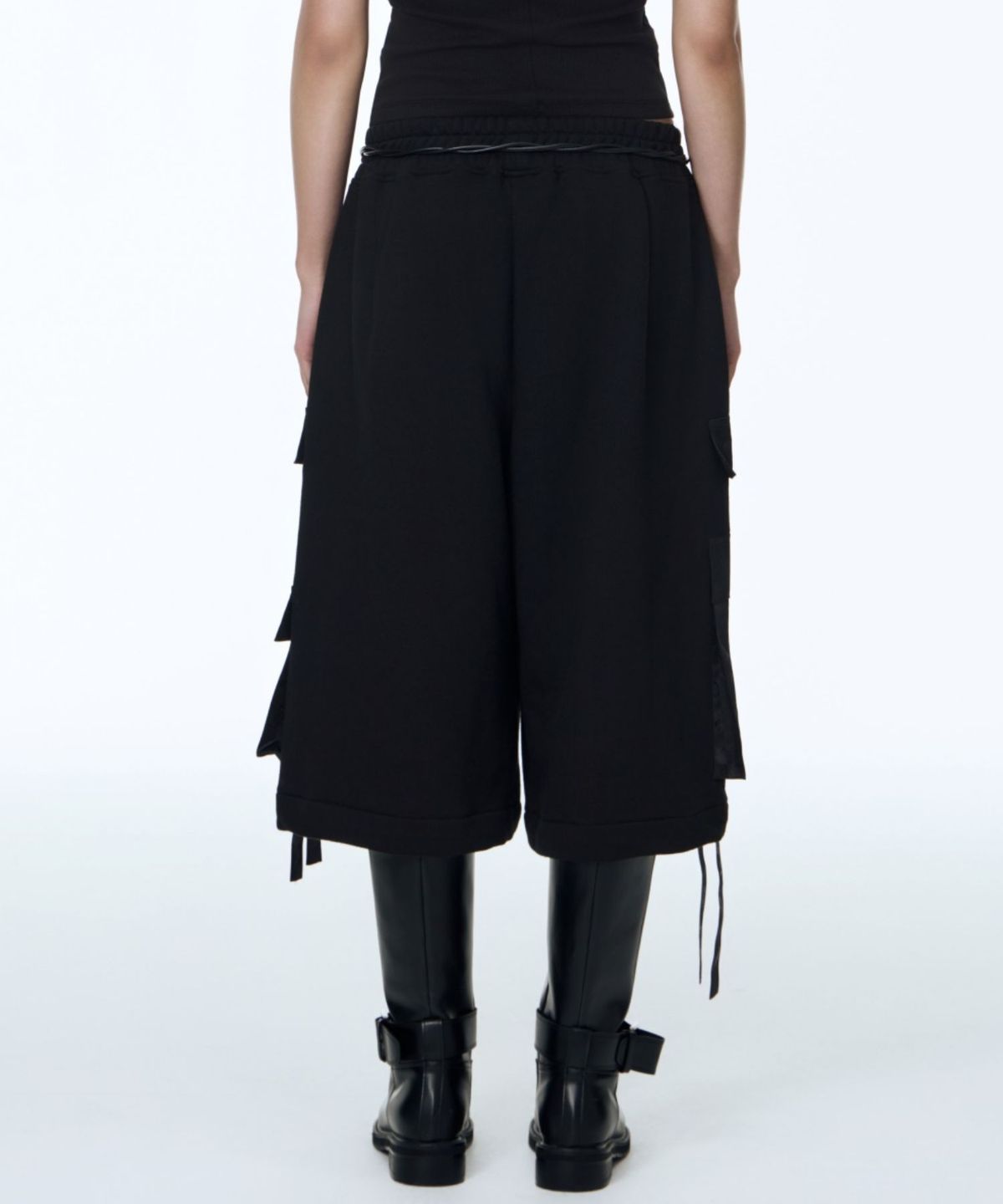 칠 하나 투 구육(71TO96) Hanbok Fabric Cargo Bermuda Pants (Black)