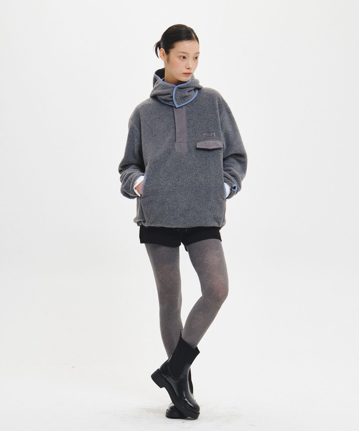 제너럴아이디어(GENERALIDEA) UNISEX 하이넥 반집업 플리스 아노락 [CHARCOAL] / GF3USS005
