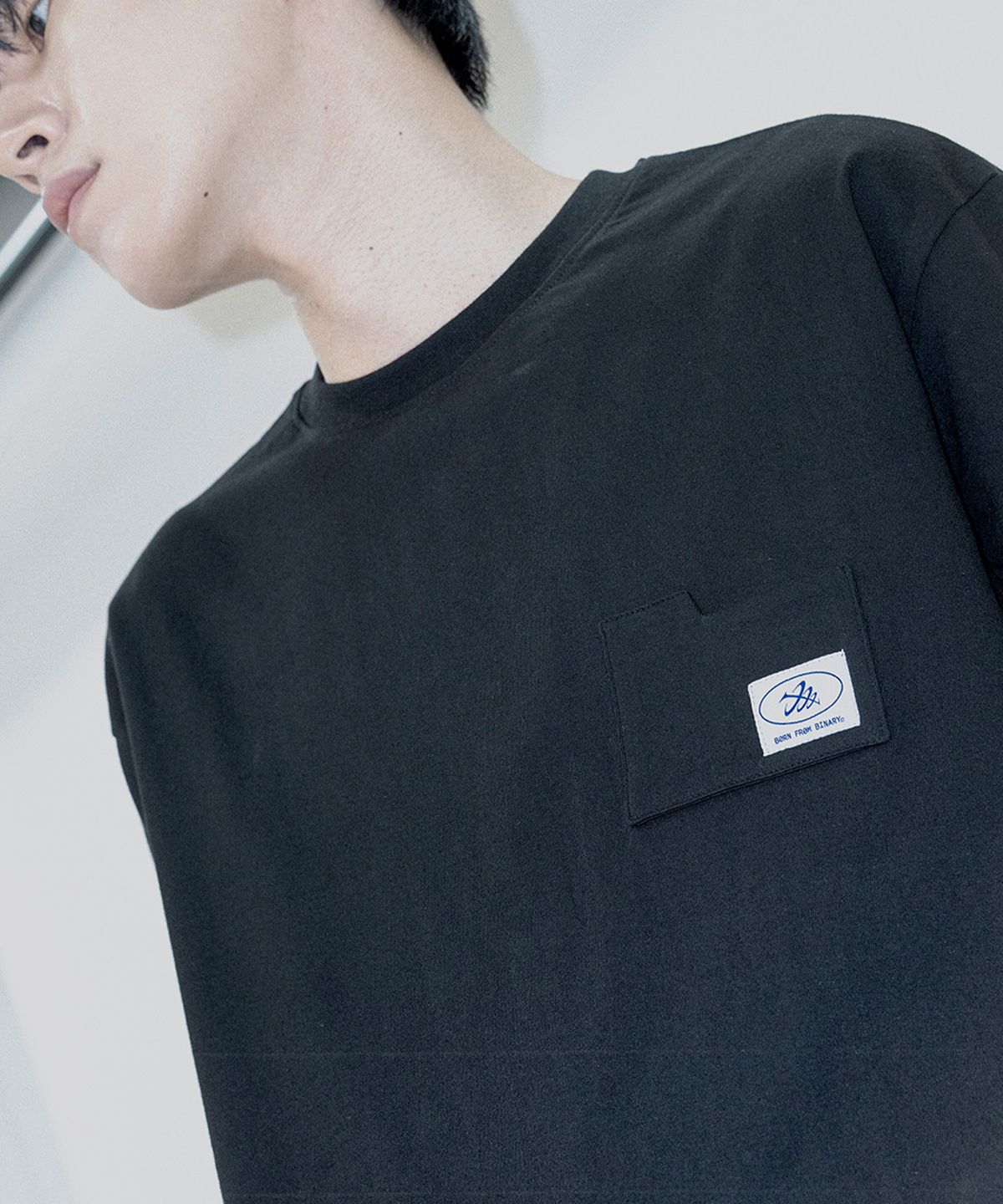 본프롬바이너리(BORNFROMBINARY) Folder shaped pocket long sleeve T-shirt (Black)