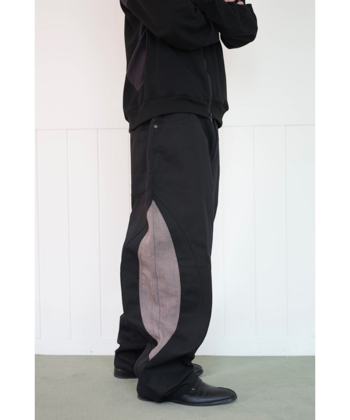 다시(DASI) Contrast drop baggy pants (Black)