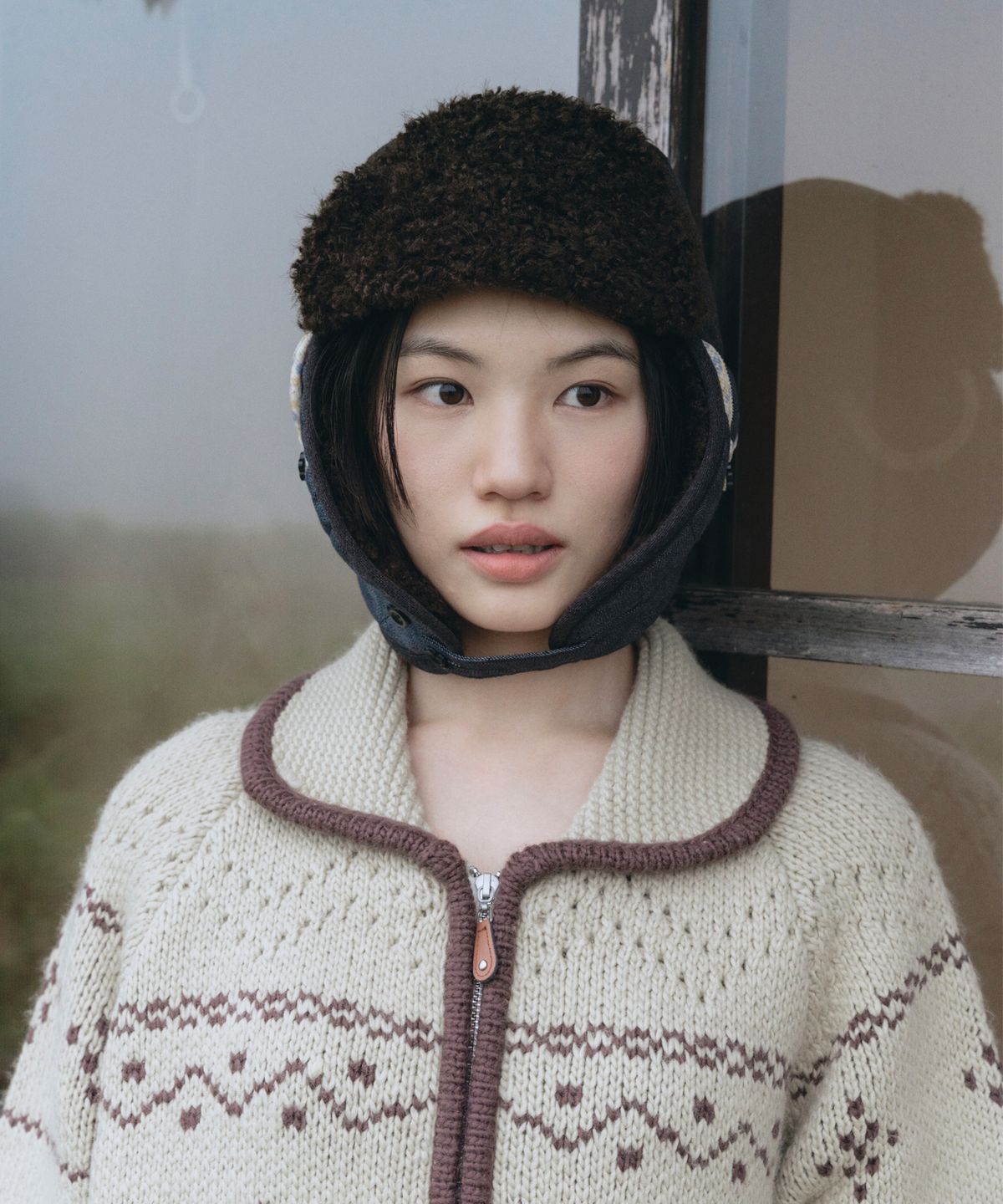 오헤시오(OHESHIO) FLORAL POCKET TRAPPER HAT, CHARCOAL