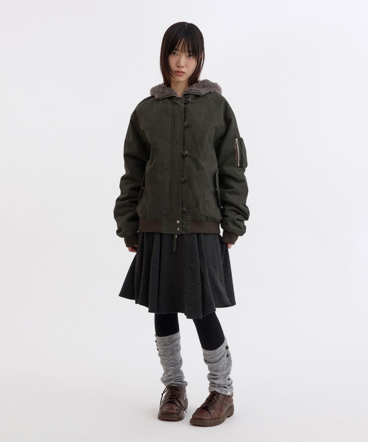 오헤시오(OHESHIO) RIBBED BUTTON LEG WARMERS, GRAY