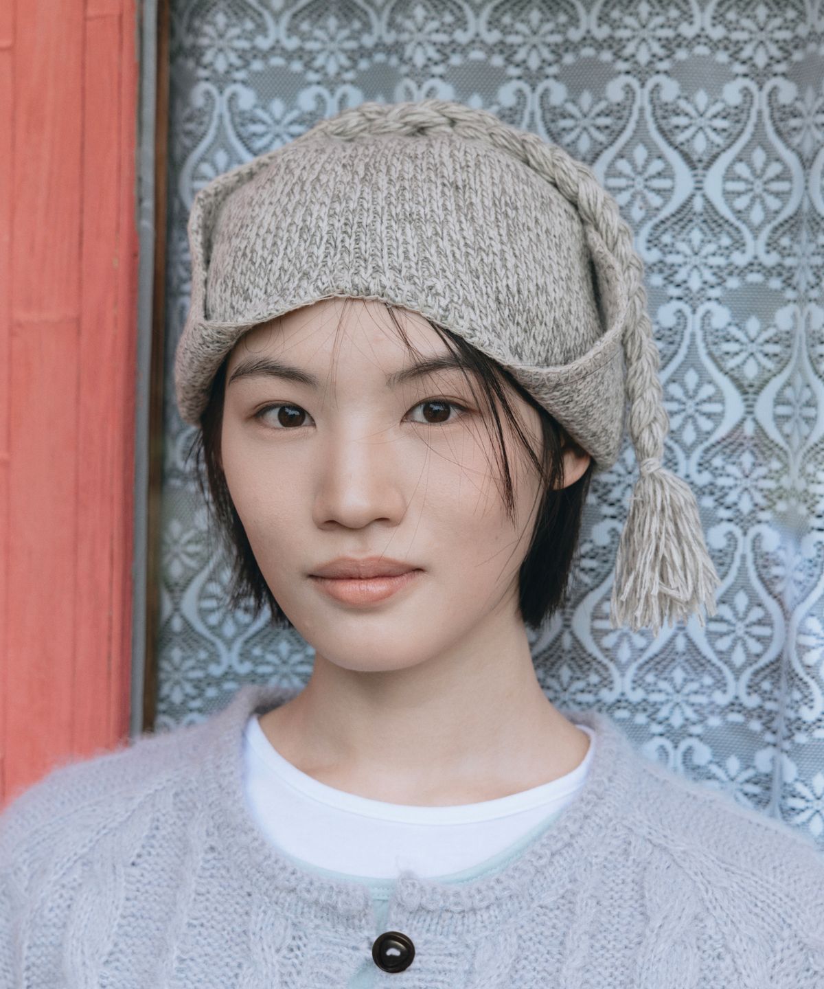 오헤시오(OHESHIO) BRAIDED STRING EARFLAP BEANIE, MELANGE GRAY