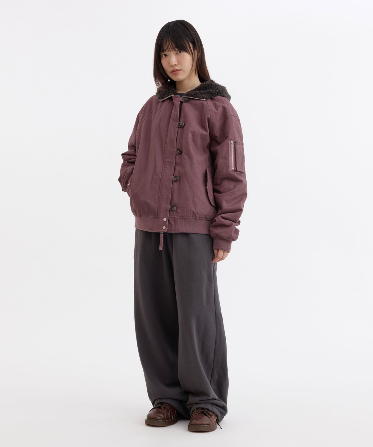 오헤시오(OHESHIO) FLORAL SIGNATURE PATCH POCKET SWEATPANTS, CHARCOAL