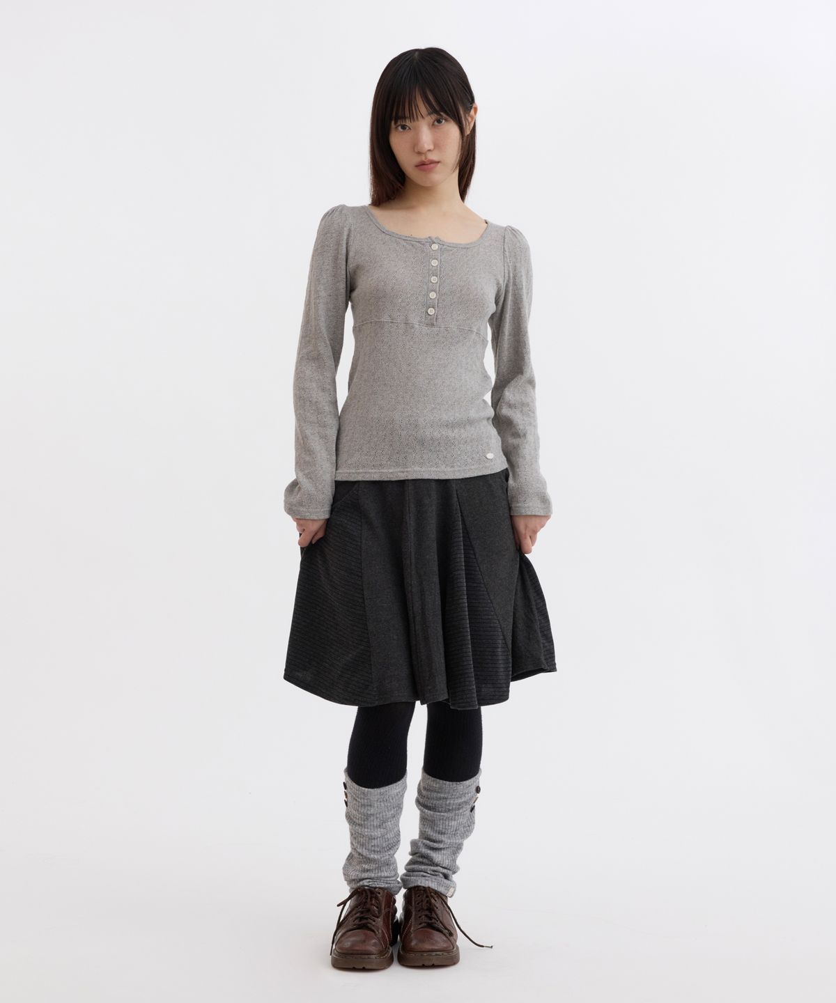 오헤시오(OHESHIO) PUNCHING SQUARE BUTTON KNIT LONG SLEEVE, GRAY