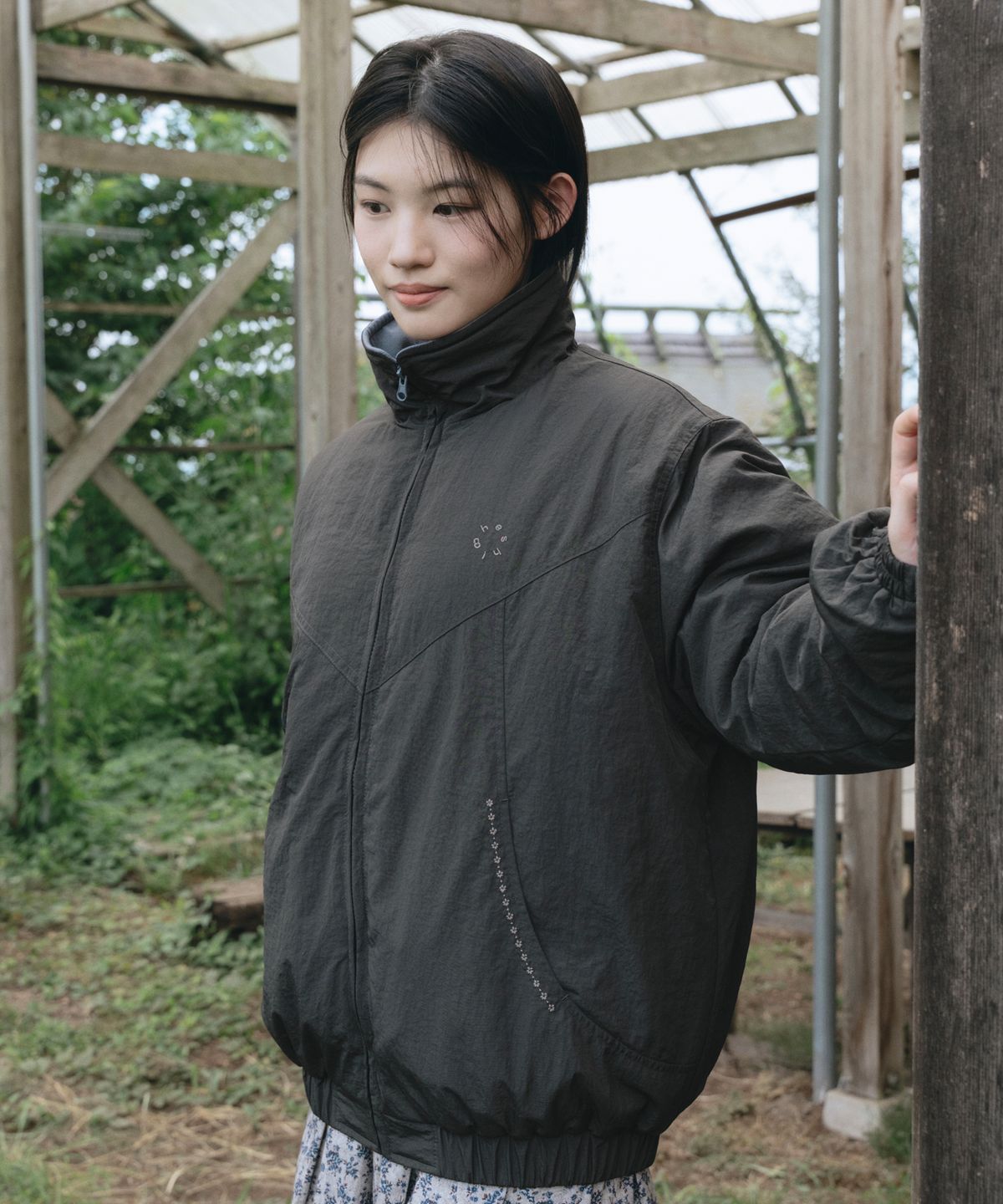 오헤시오(OHESHIO) FLORAL EMBROIDERY PADDED BLOUSON, CHARCOAL