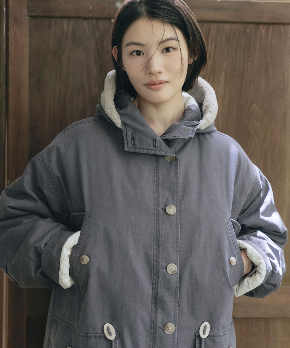 오헤시오(OHESHIO) TEDDY FUR HOODED LONG PARKA, DUSTY BLUE