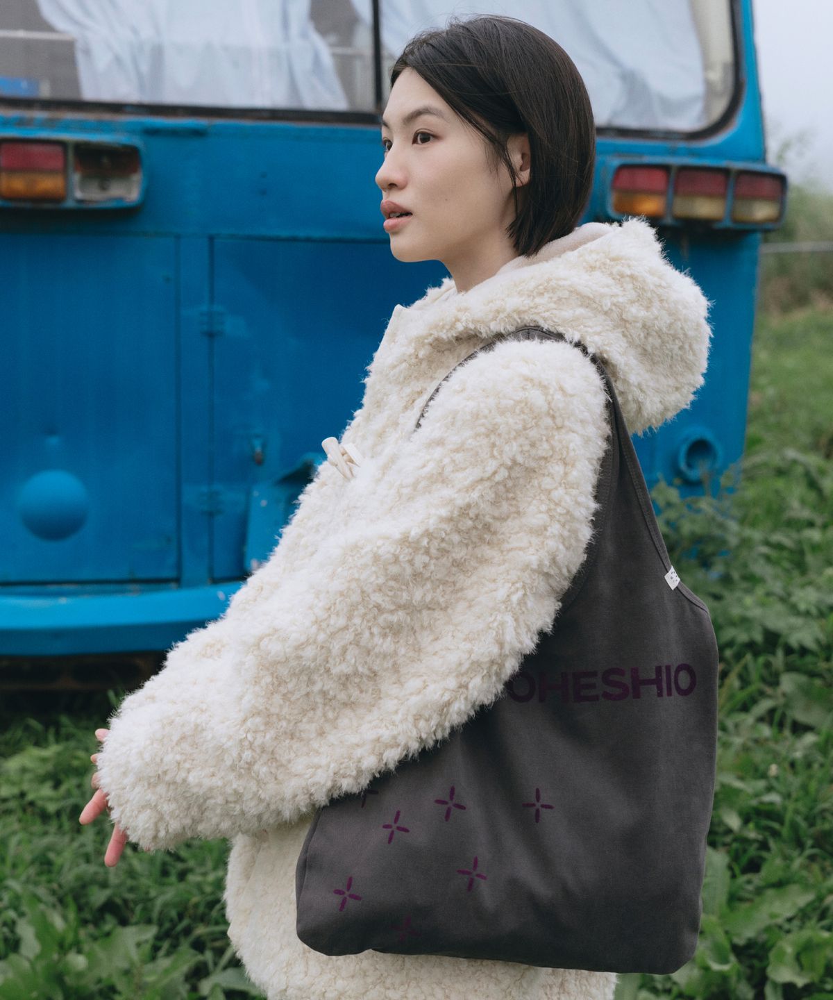 오헤시오(OHESHIO) FLUFFY TOGGLE HOODED JACKET, IVORY