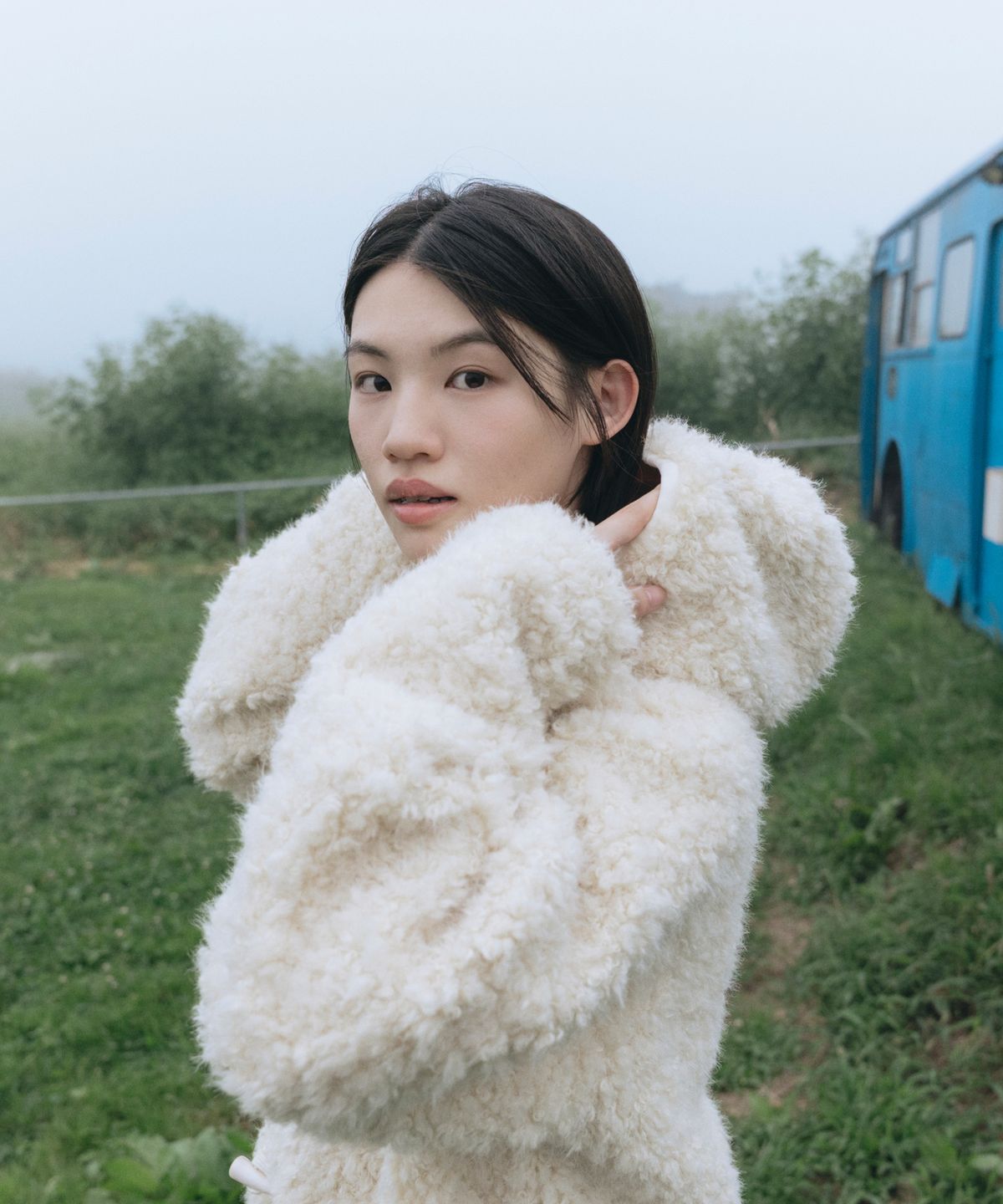 오헤시오(OHESHIO) FLUFFY TOGGLE HOODED JACKET, IVORY