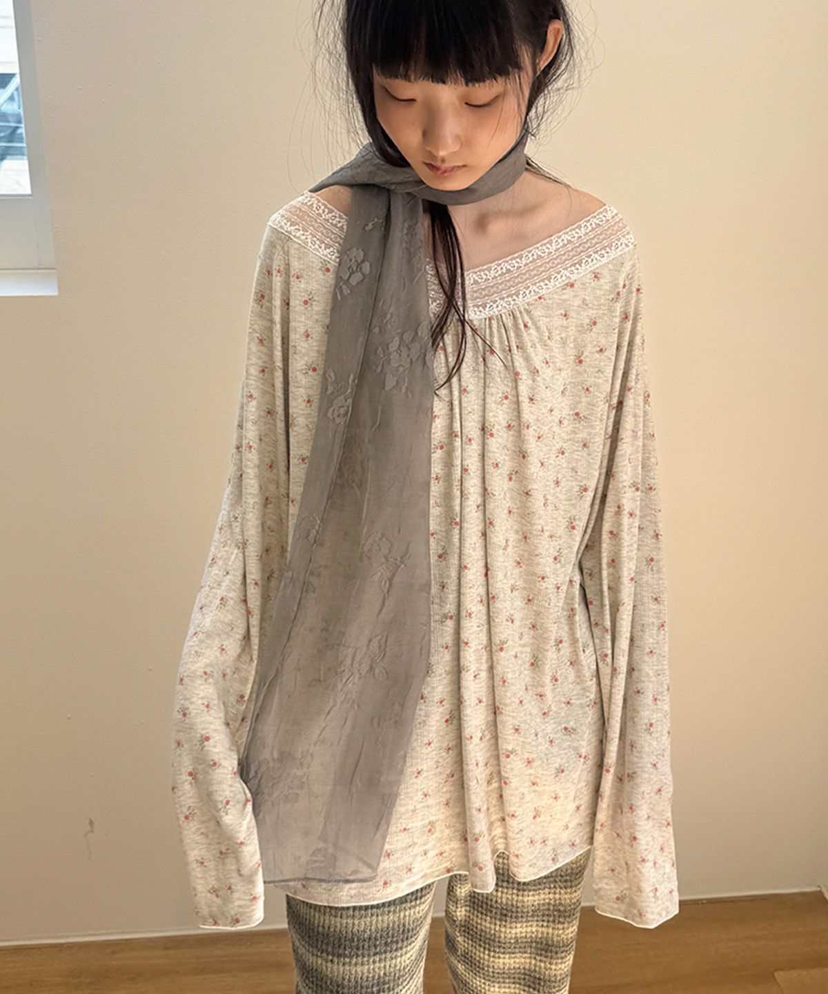 펀프롬펀(FUNFROMFUN) Floral Sheer Scarf, Grey