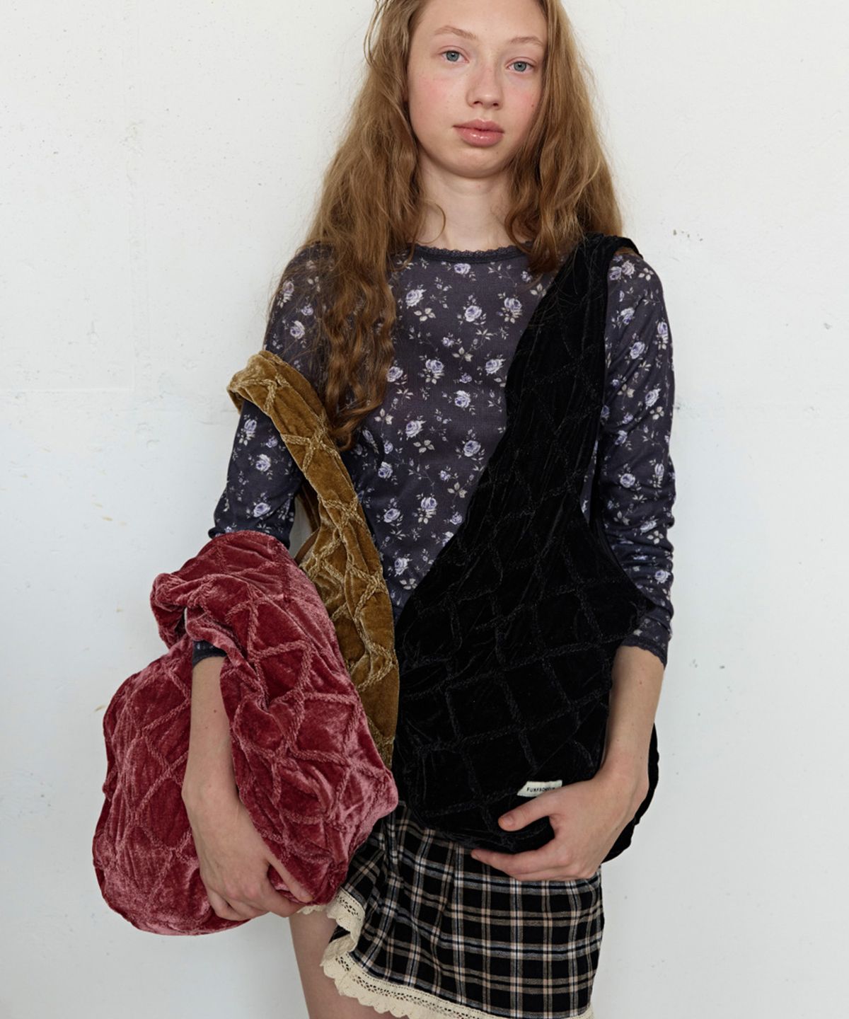 펀프롬펀(FUNFROMFUN) Diamond Velvet Bag, Black