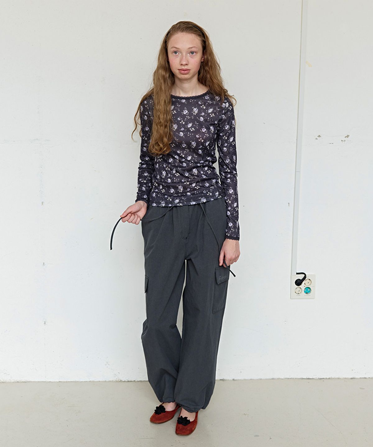 펀프롬펀(FUNFROMFUN) Petal Pointelle Tee, Charcoal