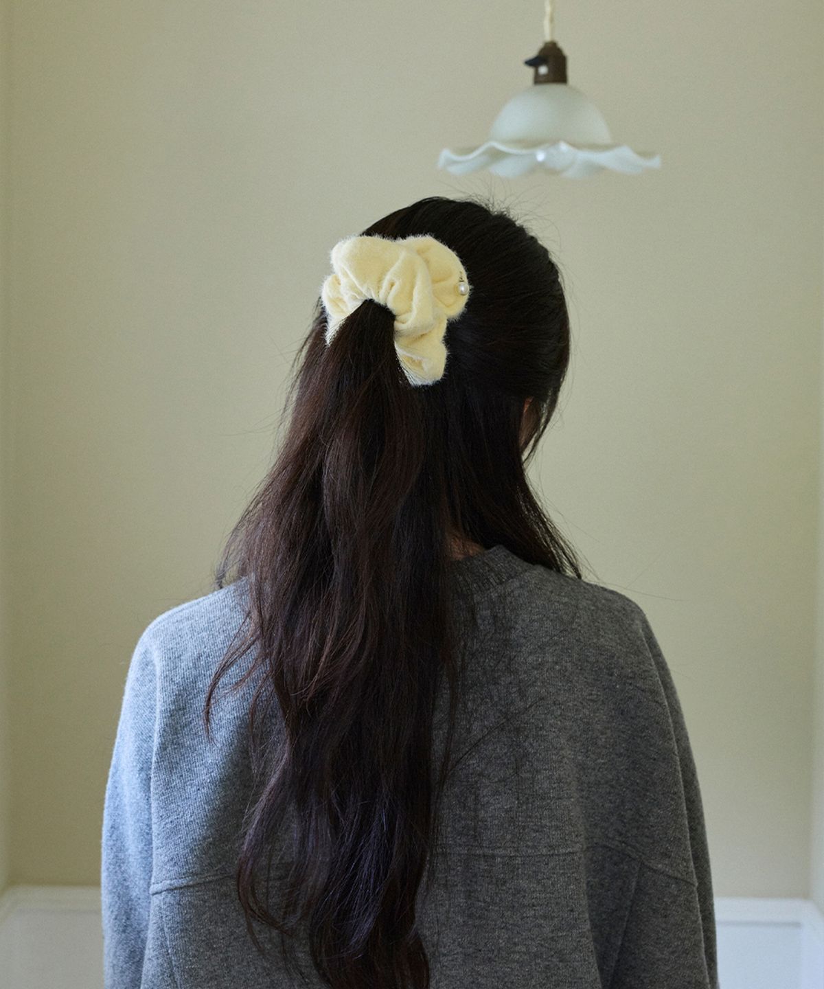앤무오유(NMOU) fuzzy knit scrunchie_yellow