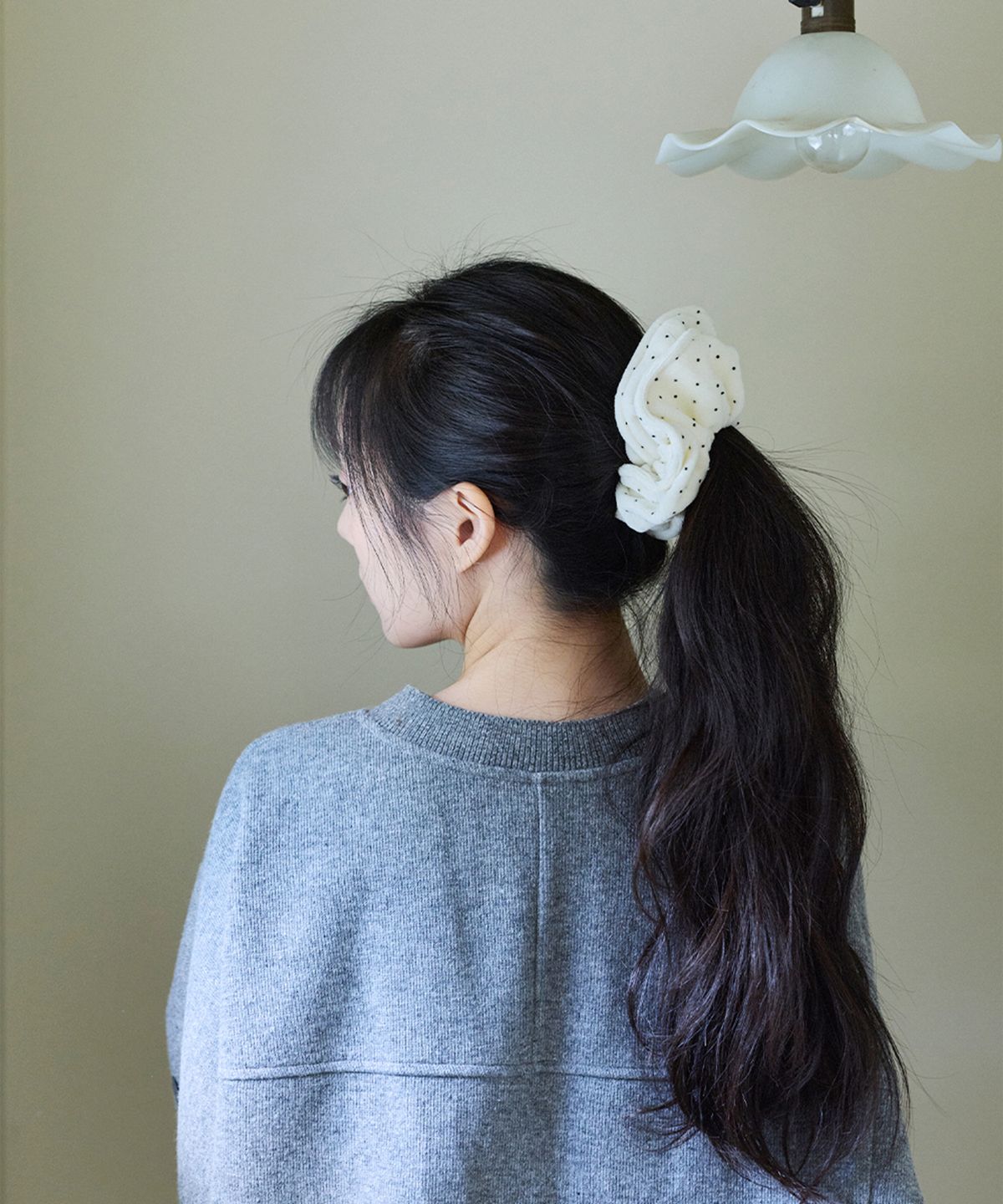앤무오유(NMOU) velvet dot scrunchie_ivory