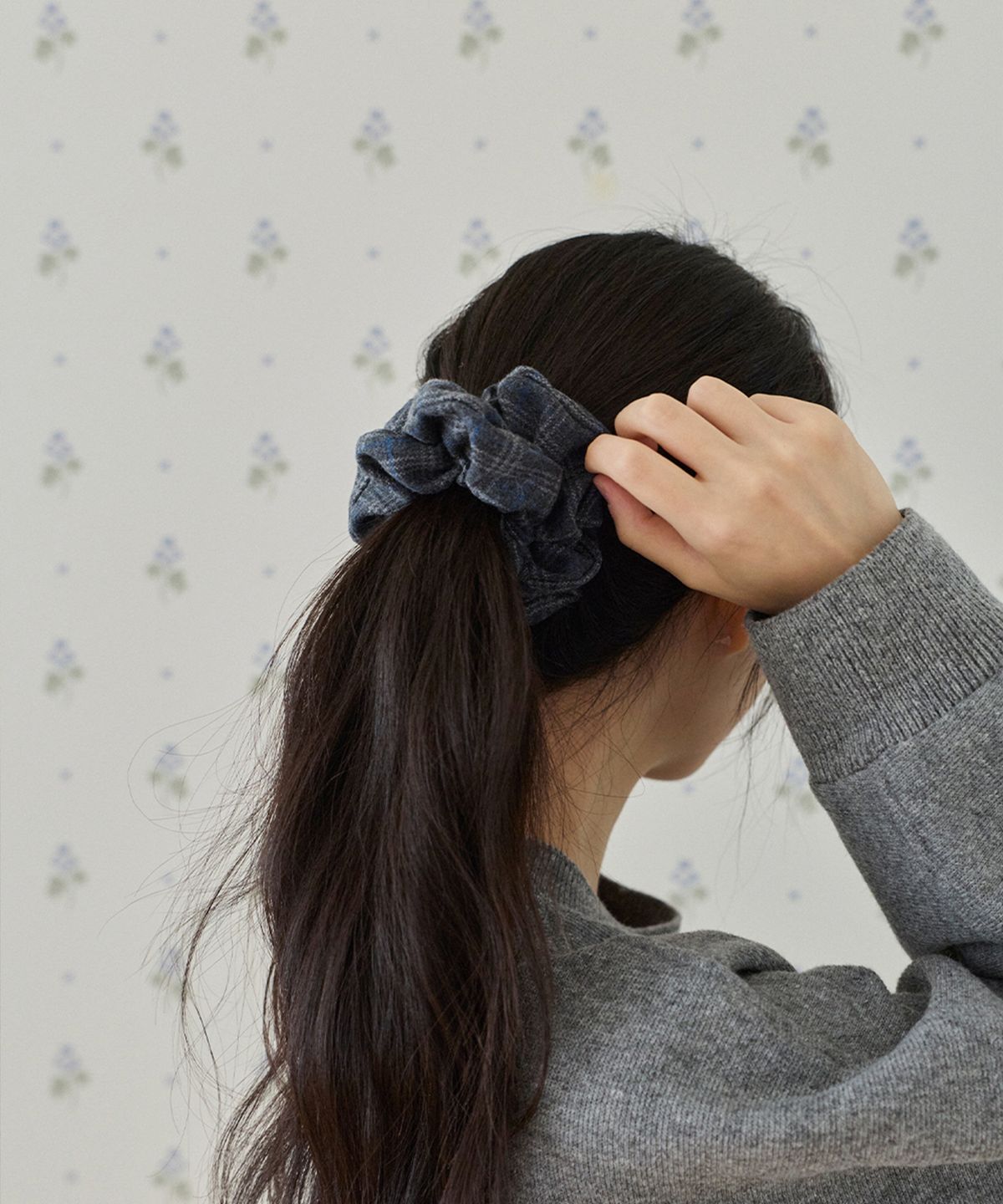 앤무오유(NMOU) classic check scrunchie_dark gray