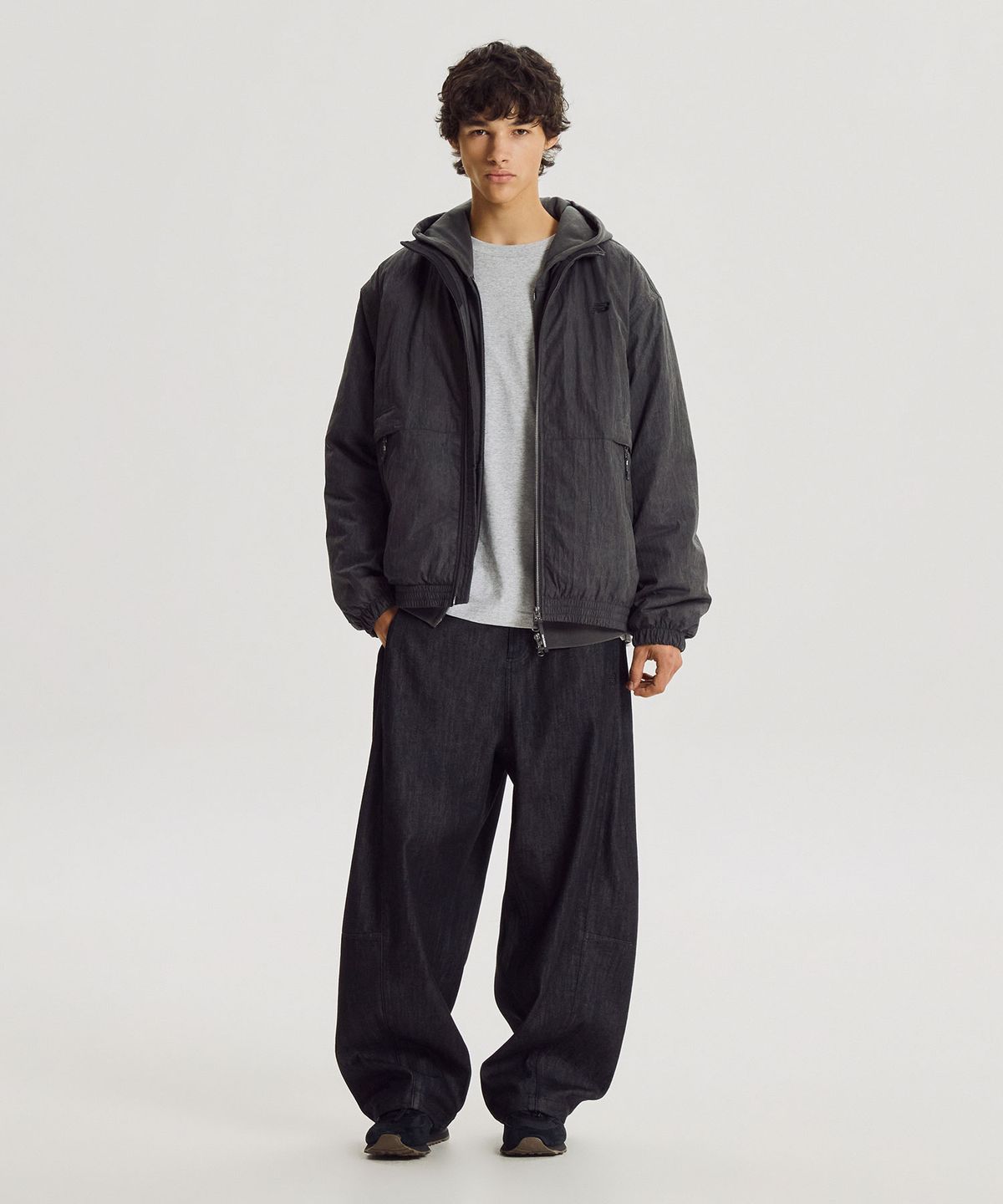 뉴발란스(NEW BALANCE) NBNQG41923 / UNI 헤리티지 스텐드넥 패딩 자켓 (A/CHARCOAL)