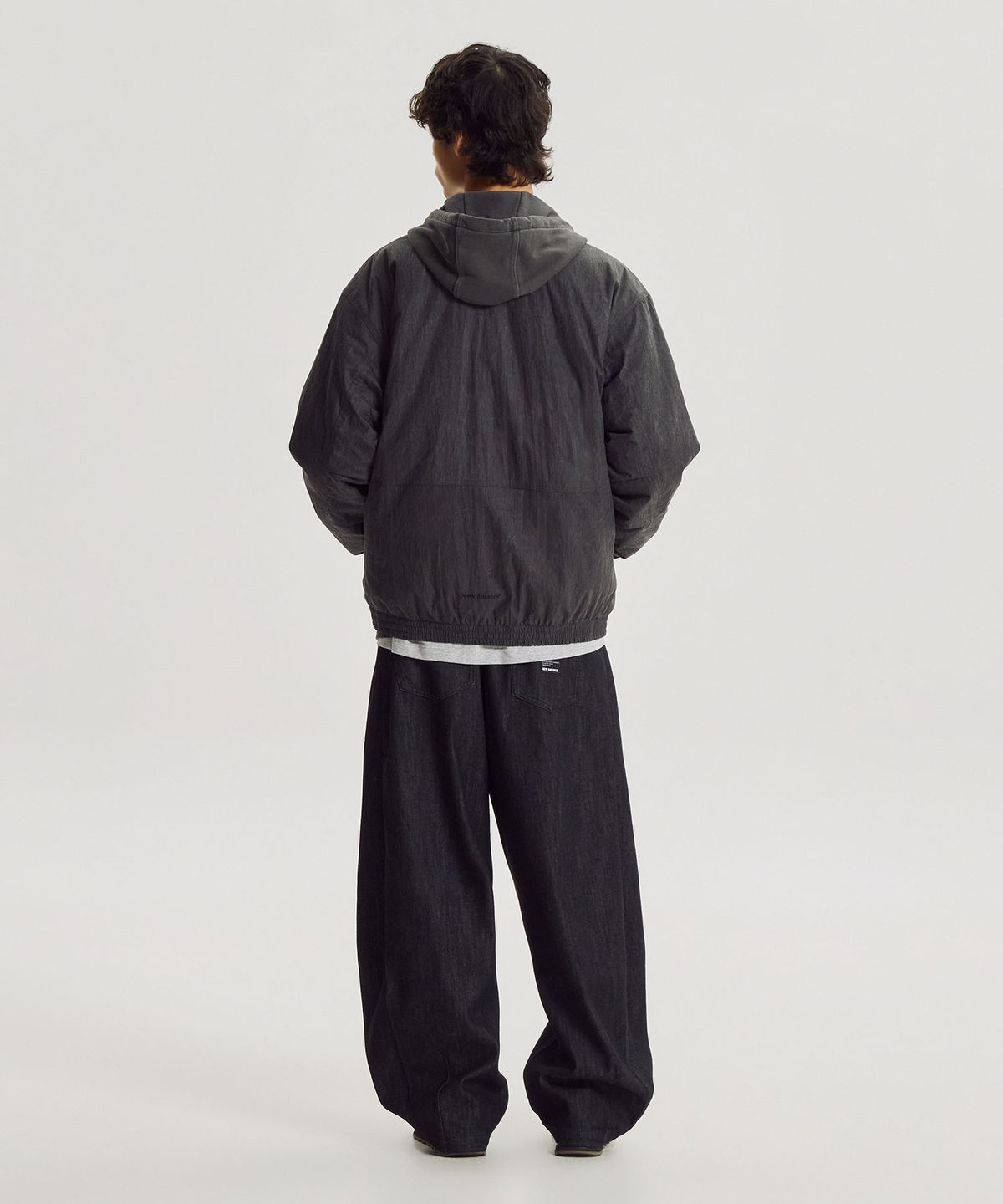 뉴발란스(NEW BALANCE) NBNQG41923 / UNI 헤리티지 스텐드넥 패딩 자켓 (A/CHARCOAL)