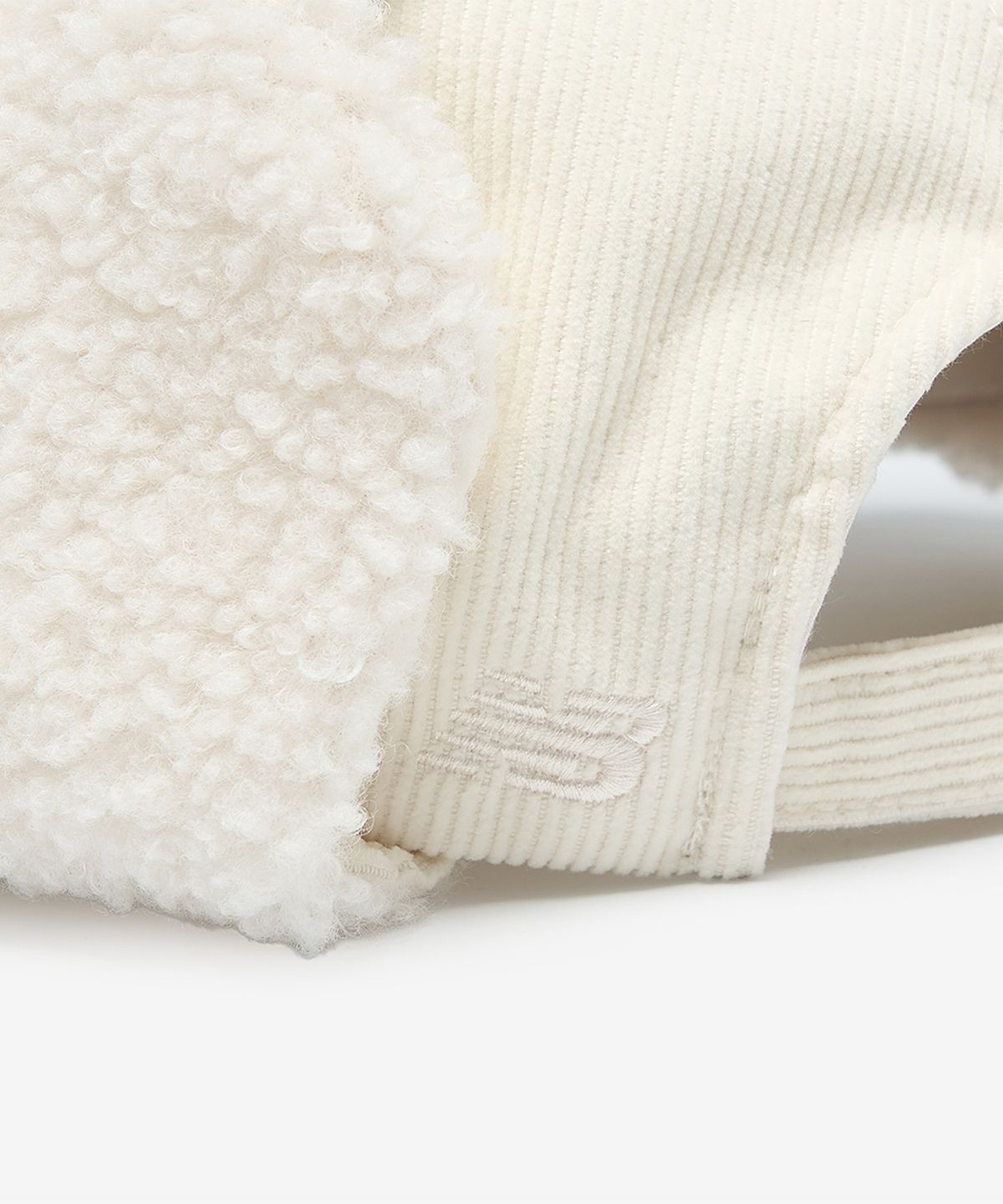 뉴발란스(NEW BALANCE) NBGDGF1303 / 코듀로이 부클 귀달이캡 (CREAM)