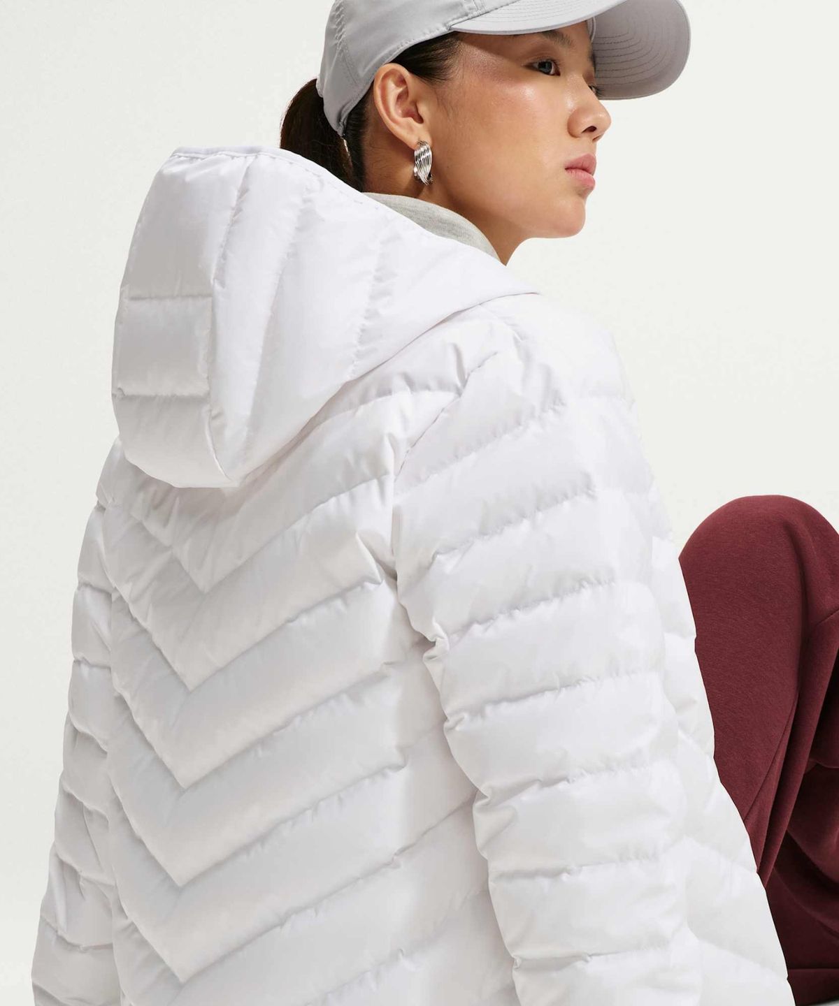 나이키(NIKE) 스포츠웨어 윈드푸퍼 써마 핏 후드 다운 재킷 W - 화이트:블랙 / IF5884-100