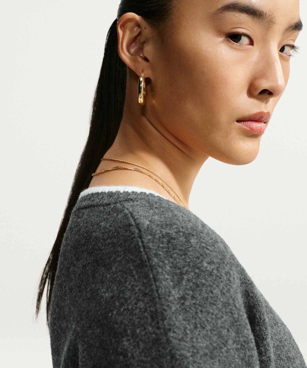 나이키(NIKE) 스포츠웨어 칠 니트 루즈 V넥 스웨터 W - 블랙 헤더:화이트 / IM5516-032