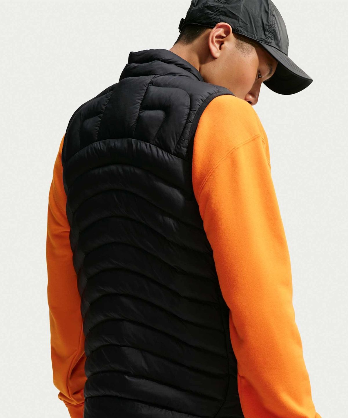 나이키(NIKE) ACG 라바 플로우 써마 핏 ADV 베스트 M - 블랙:서밋 화이트 / IR2241-010