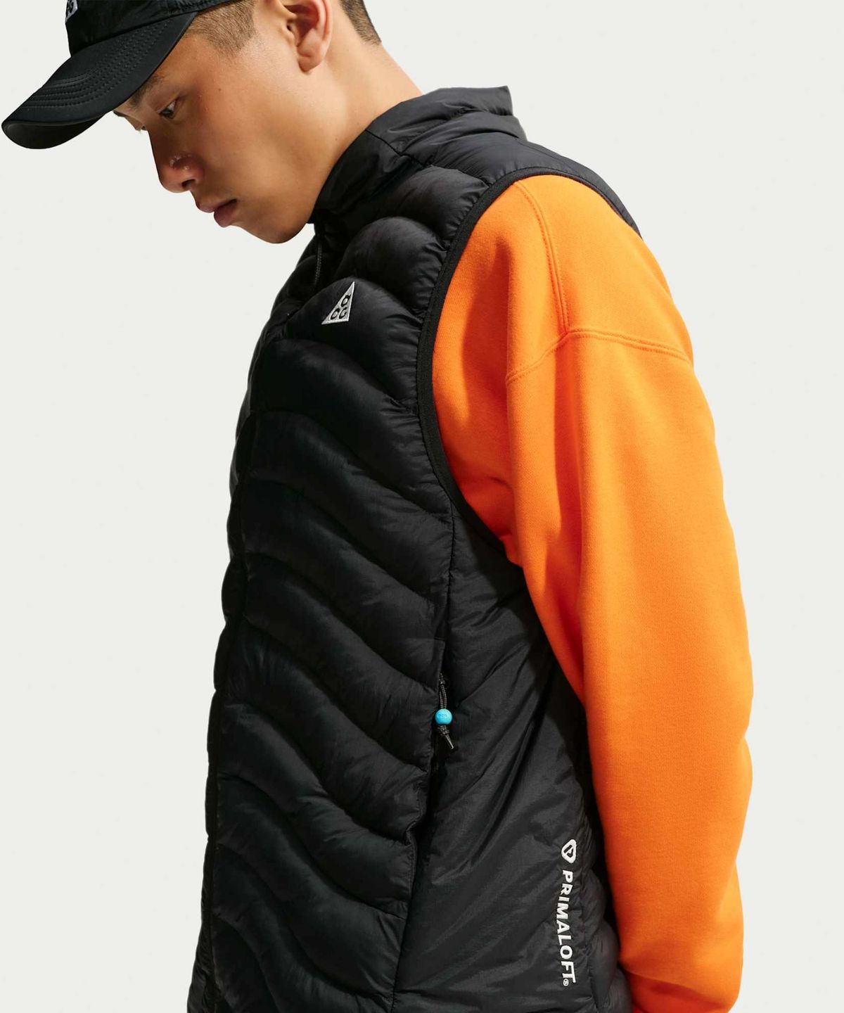 나이키(NIKE) ACG 라바 플로우 써마 핏 ADV 베스트 M - 블랙:서밋 화이트 / IR2241-010