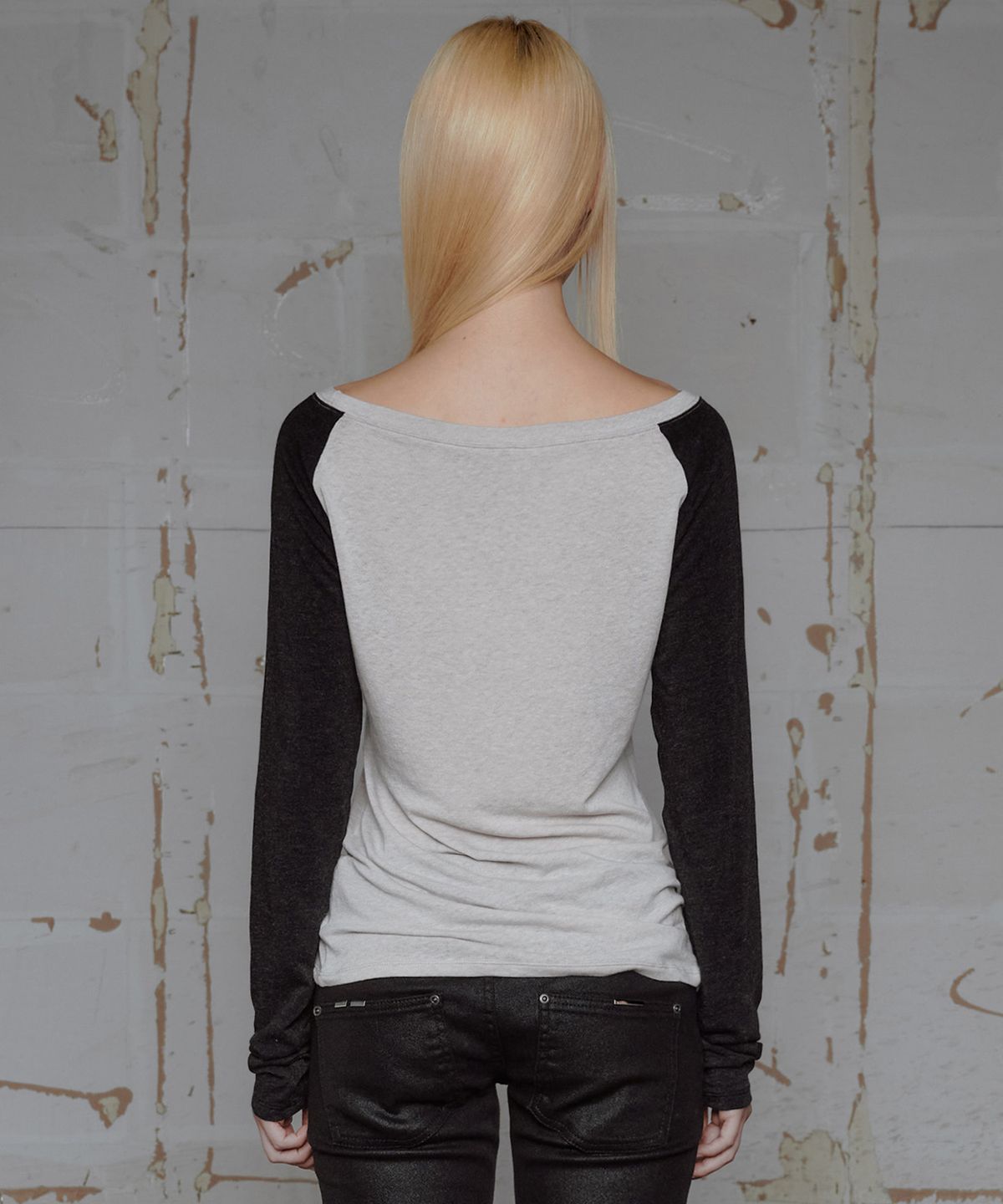 락케이크(ROCKCAKE) Sheer Raglan Sleeve Top - Oatmeal/Charcoal