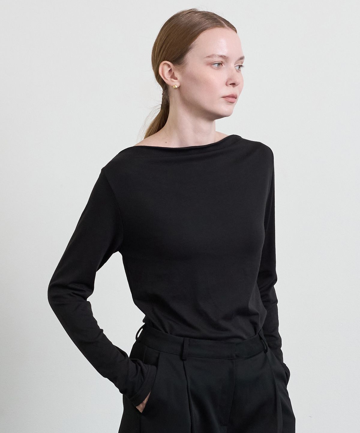 누토프(NUTOFFE) Carolyn Boat NecK_Black