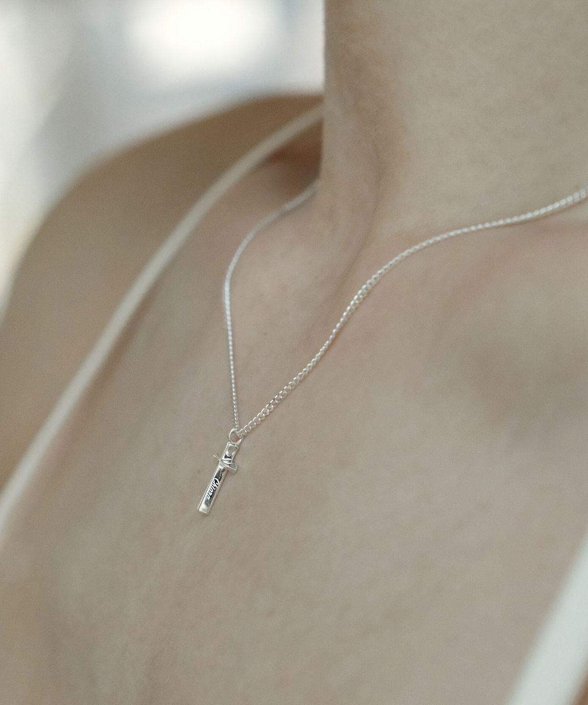 누베(NUVE) 이너 크로스 목걸이 / 각인가능
