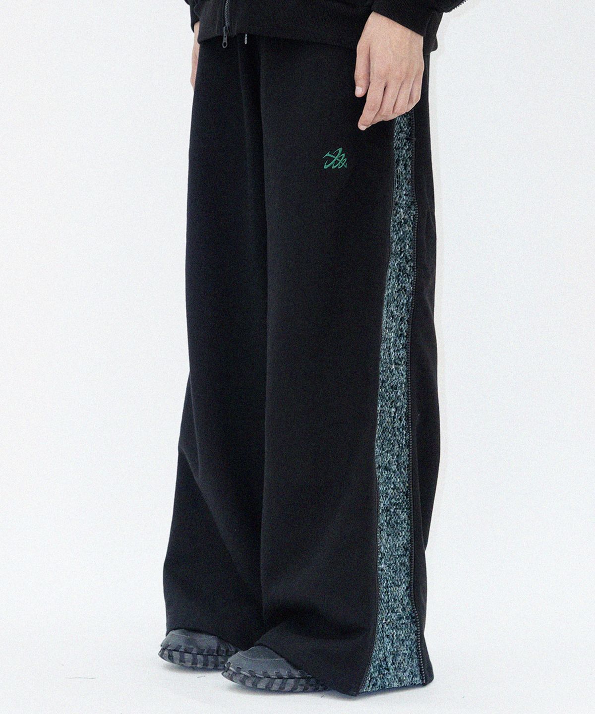 본프롬바이너리(BORNFROMBINARY) Hidden sleeve sweat pants (Black)