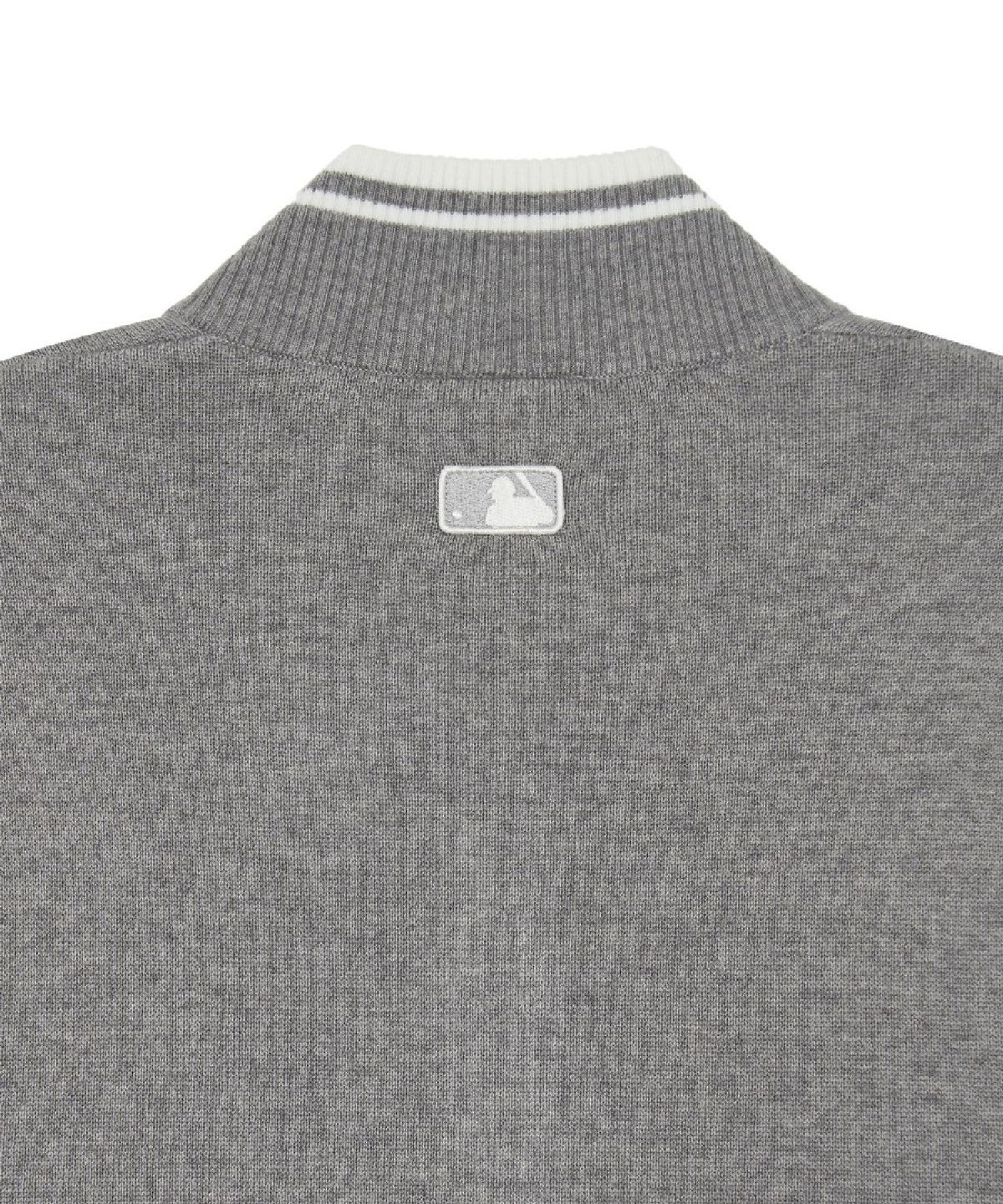 엠엘비(MLB) 베이직 스몰 레터링 반집업 스웨터 풀오버 CHW (Melange Grey)