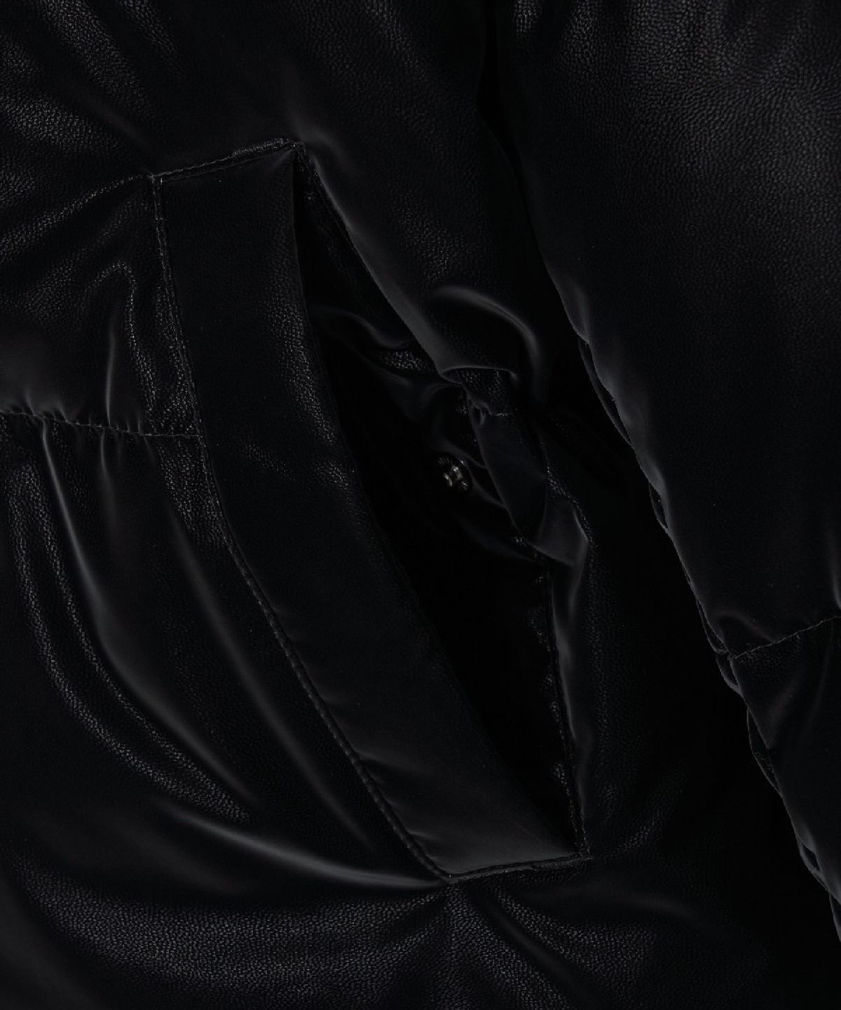엠엘비(MLB) 여성 매트 유광 크롭패딩 LA (Black)