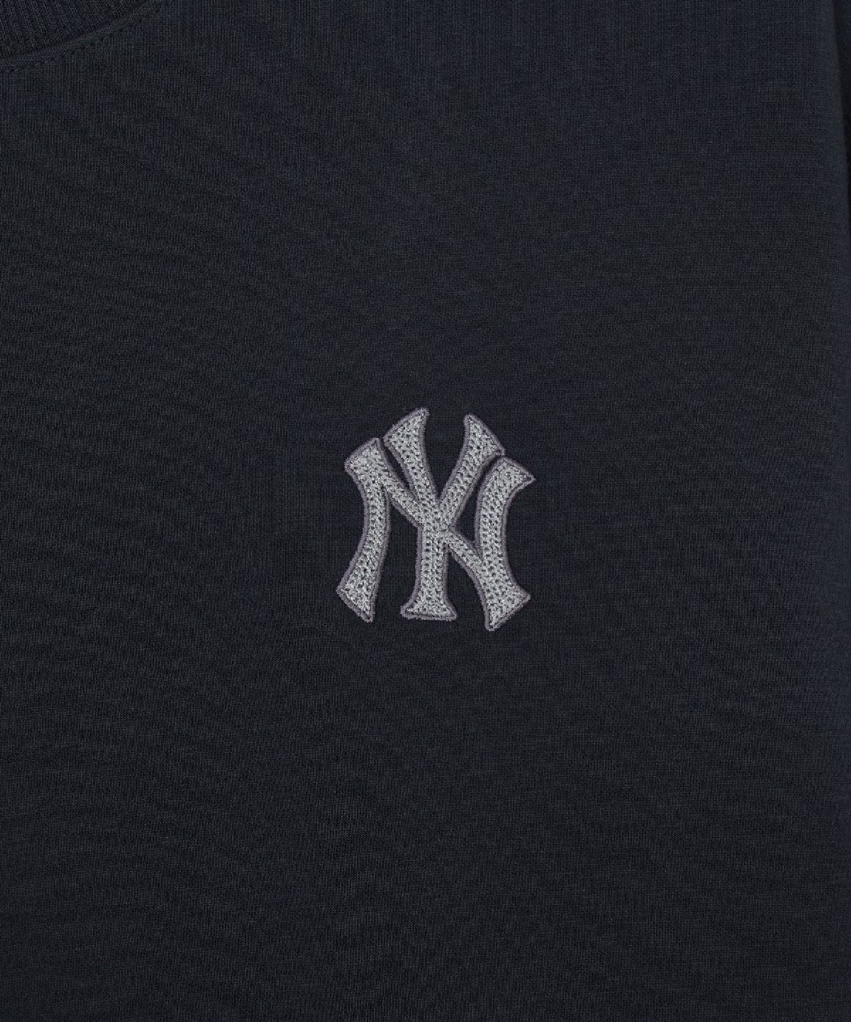 엠엘비(MLB) 모노그램 빈티지 빅럭스 기모 맨투맨 NY (Black)