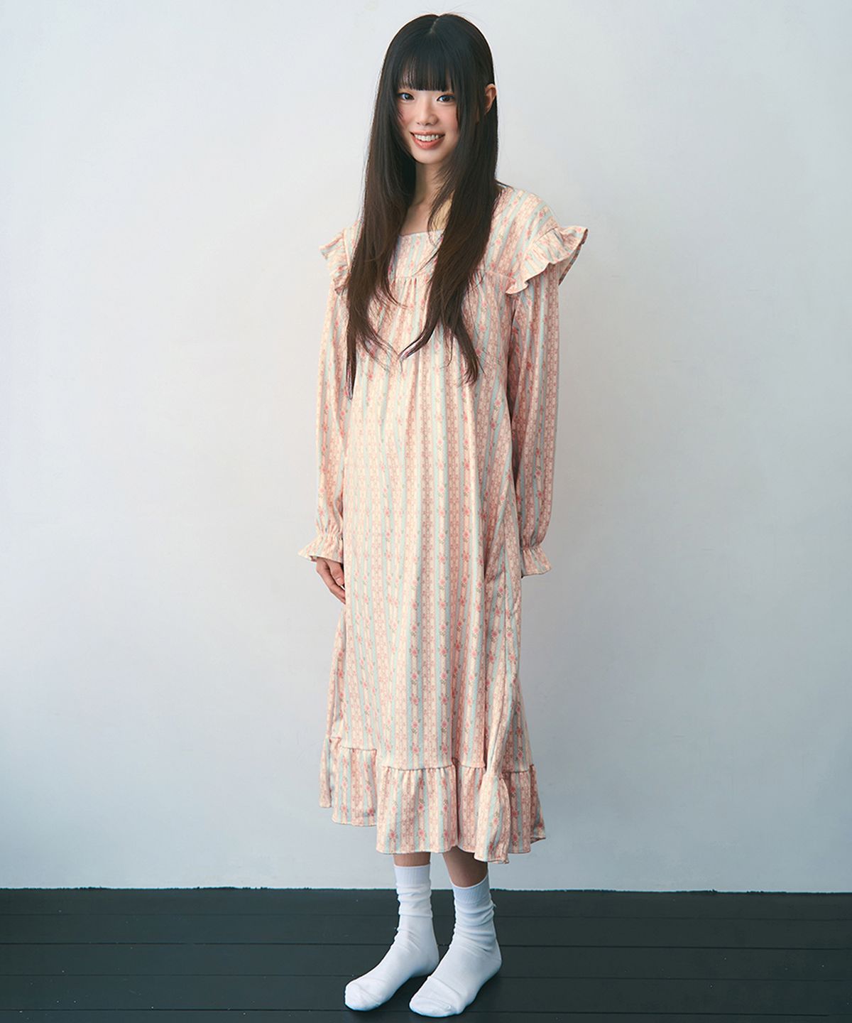 주디앤(JUDYN) 메이로즈 프릴 피치기모 긴팔 잠옷 원피스 파자마