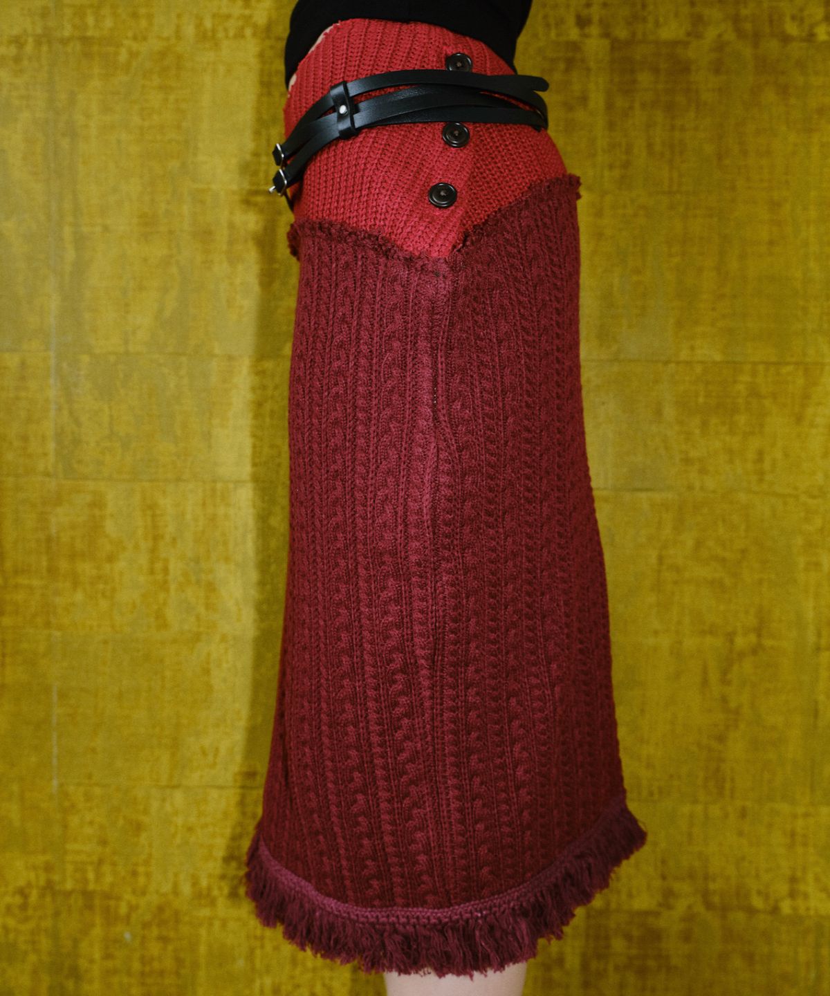 앤테(AENTE) Mixed Knit Tassel Midi Skirt _Red