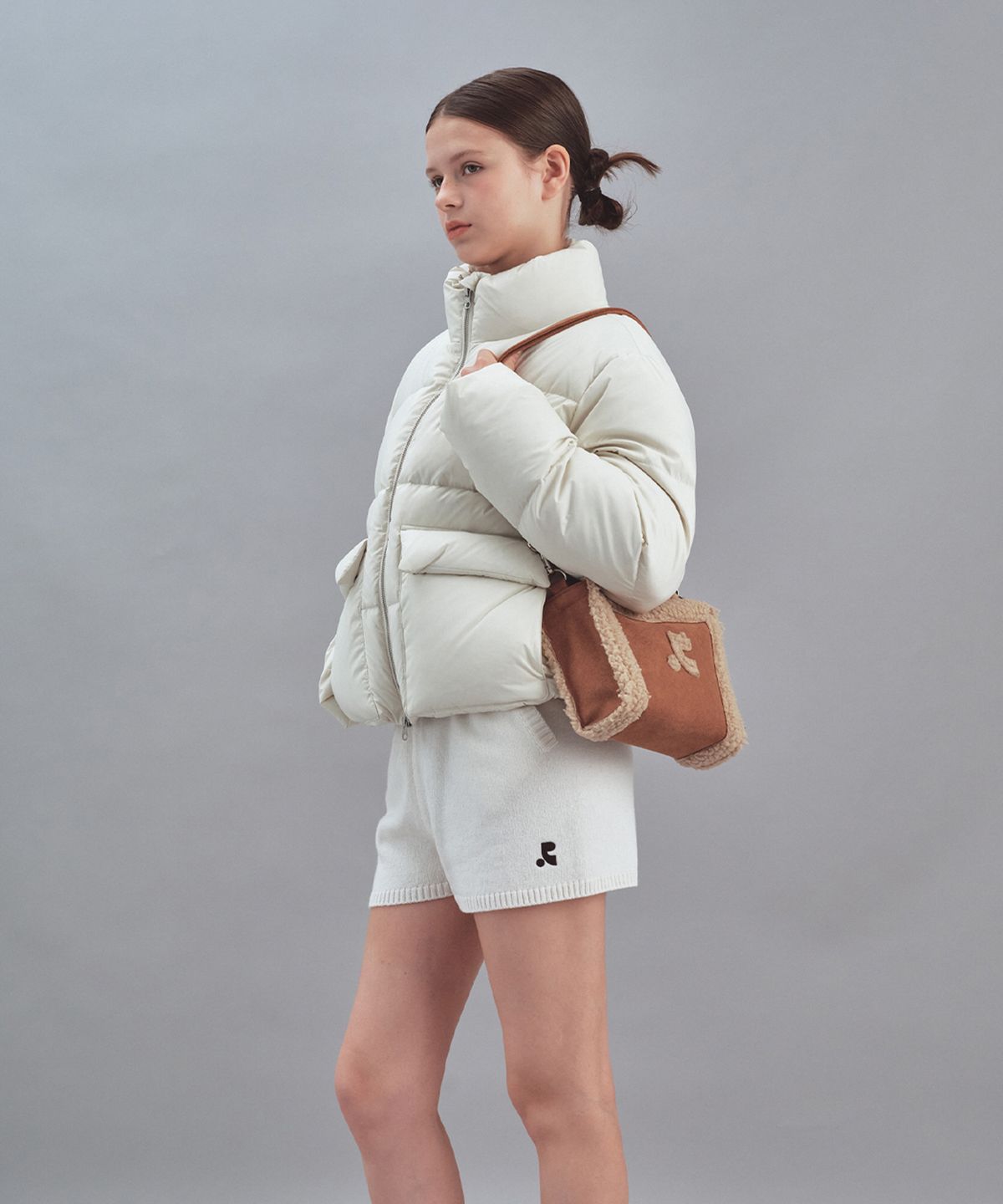 레스트앤레크레이션(REST&RECREATION) SUEDE LOGO MINI BAG - CAMEL