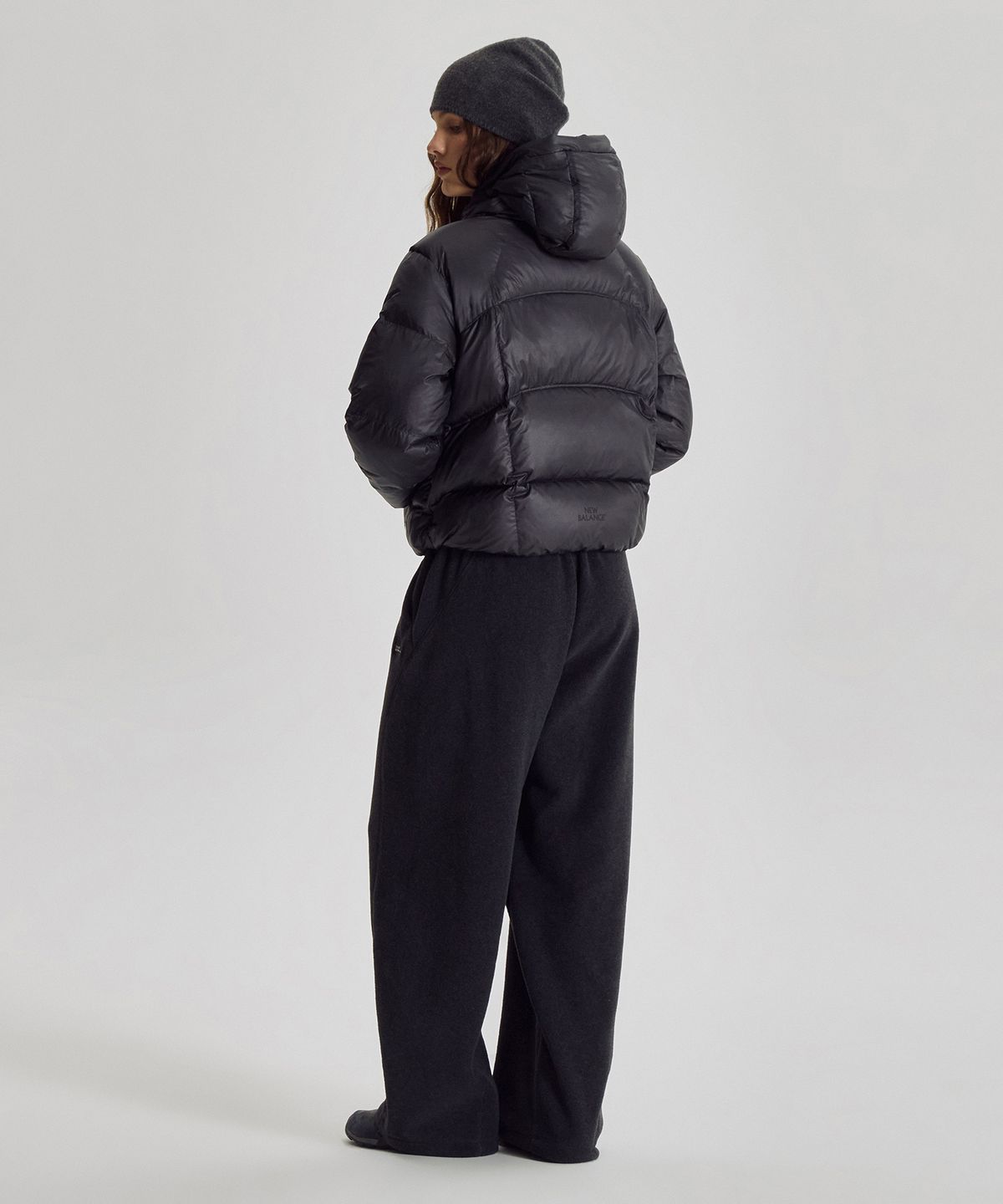 뉴발란스(NEW BALANCE) NBNPG4W012 / WOMEN 플라잉 77 후드형 헤비다운 (BLACK)
