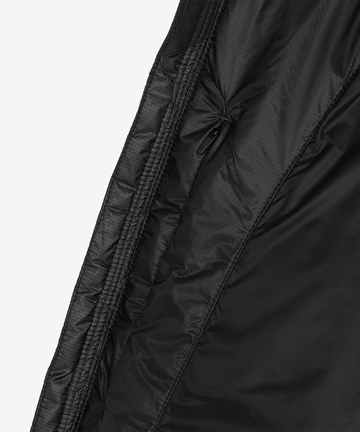 뉴발란스(NEW BALANCE) NBNPG41033 / UNI 플라잉77 슈퍼라이트 후드형 헤비 구스다운 (BLACK)