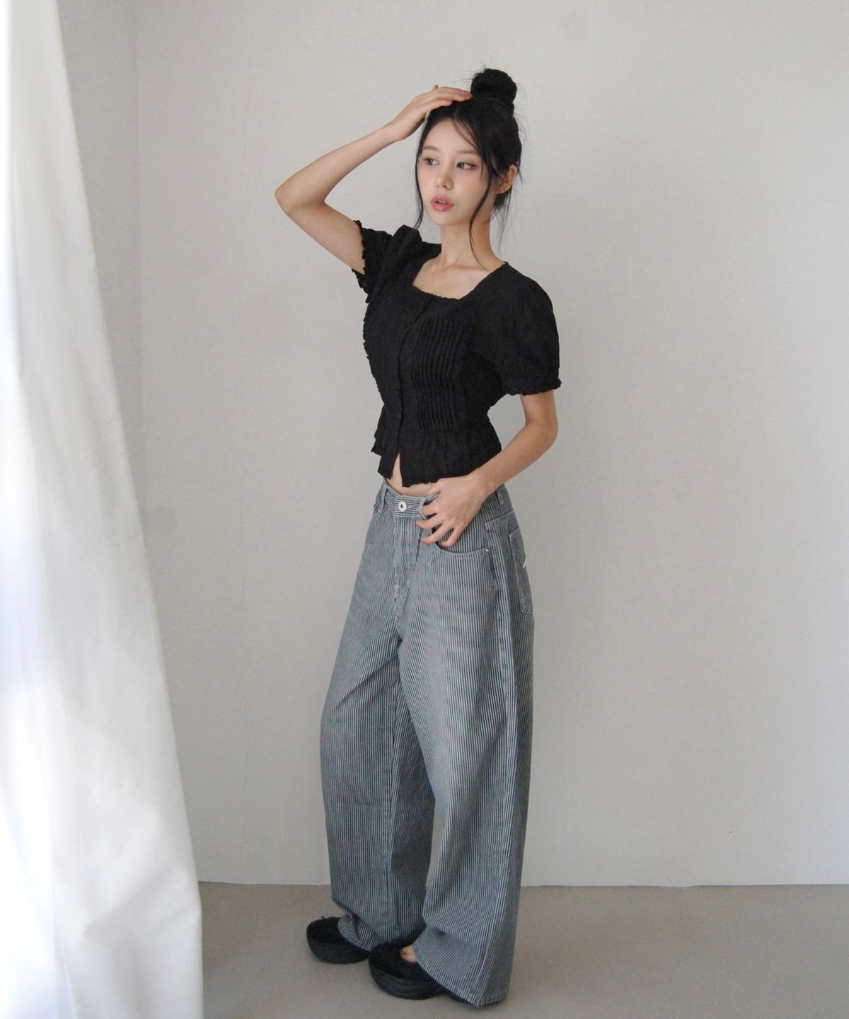 테테모치(TETEMOCHI) 스트라이프 데님 팬츠