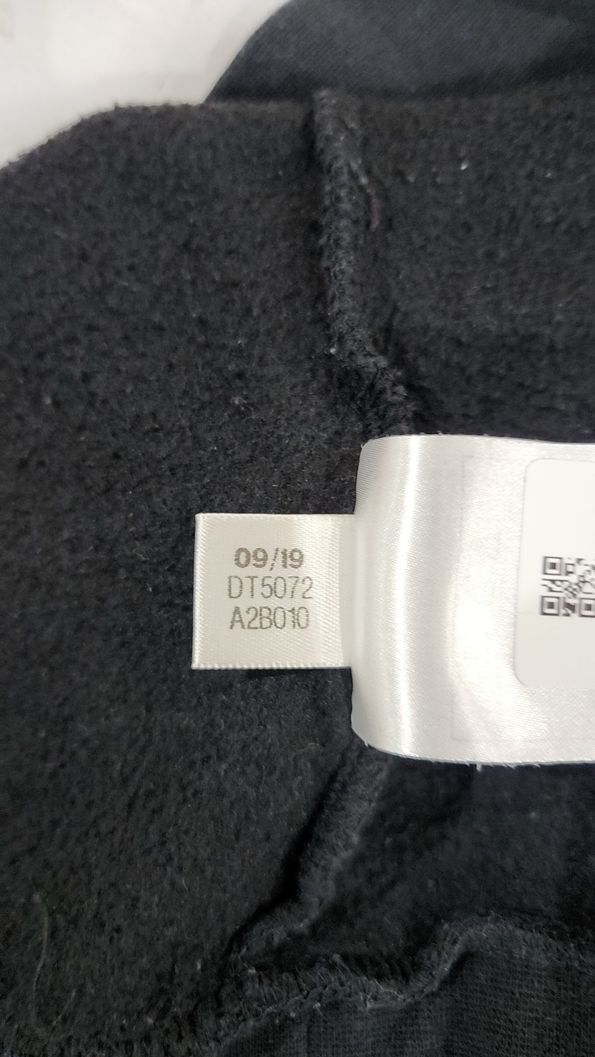 아디다스(ADIDAS) Essentials 3-Stripes Sweatshirt DT5072 L