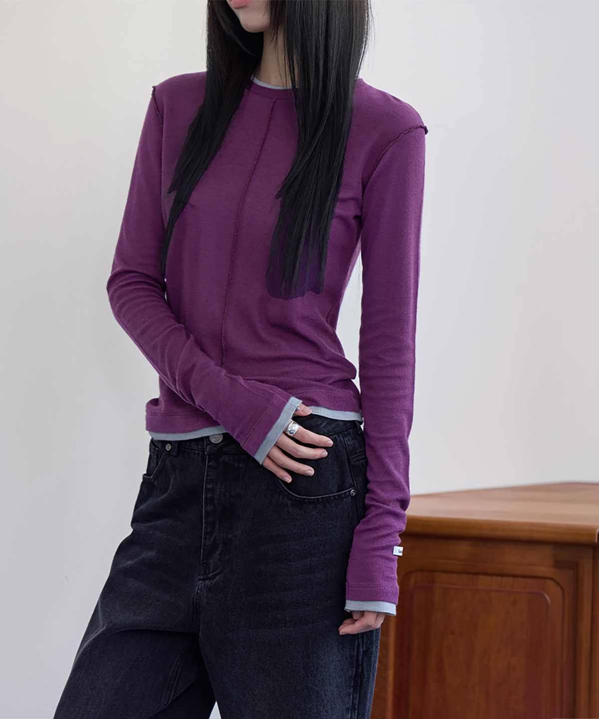런던다다(LONDONDADA) LABEL INCISION LONG SLEEVE T-SHIRT, PURPLE