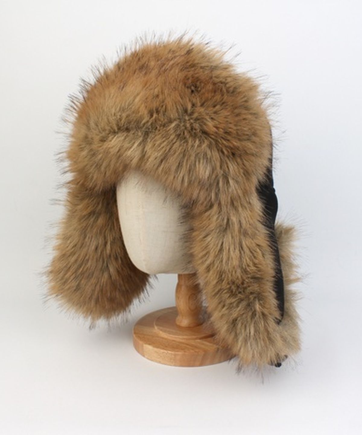 유니버셜 케미스트리(UNIVERSAL CHEMISTRY) Suade Fur Black Aviator Hat 귀달이모자